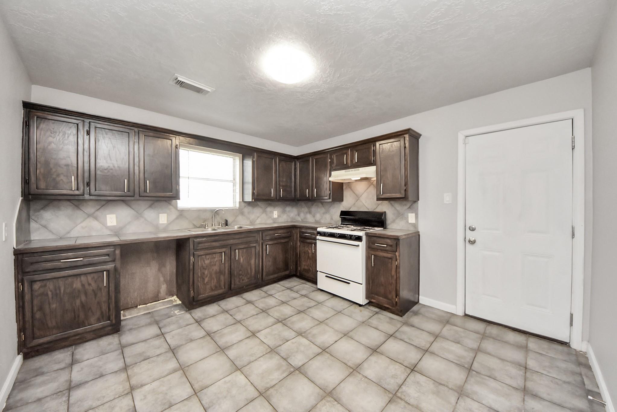 9413 Arden Court