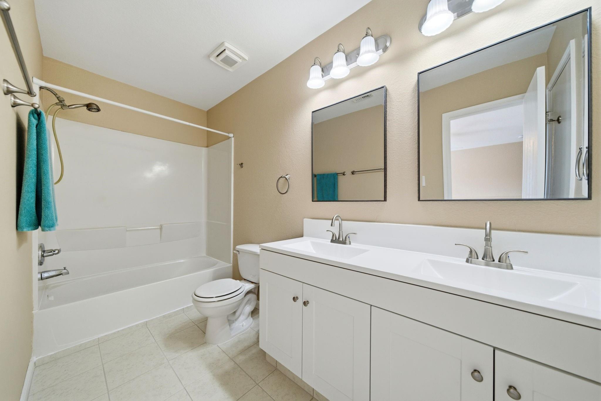 10038 Victoria Chase Lane