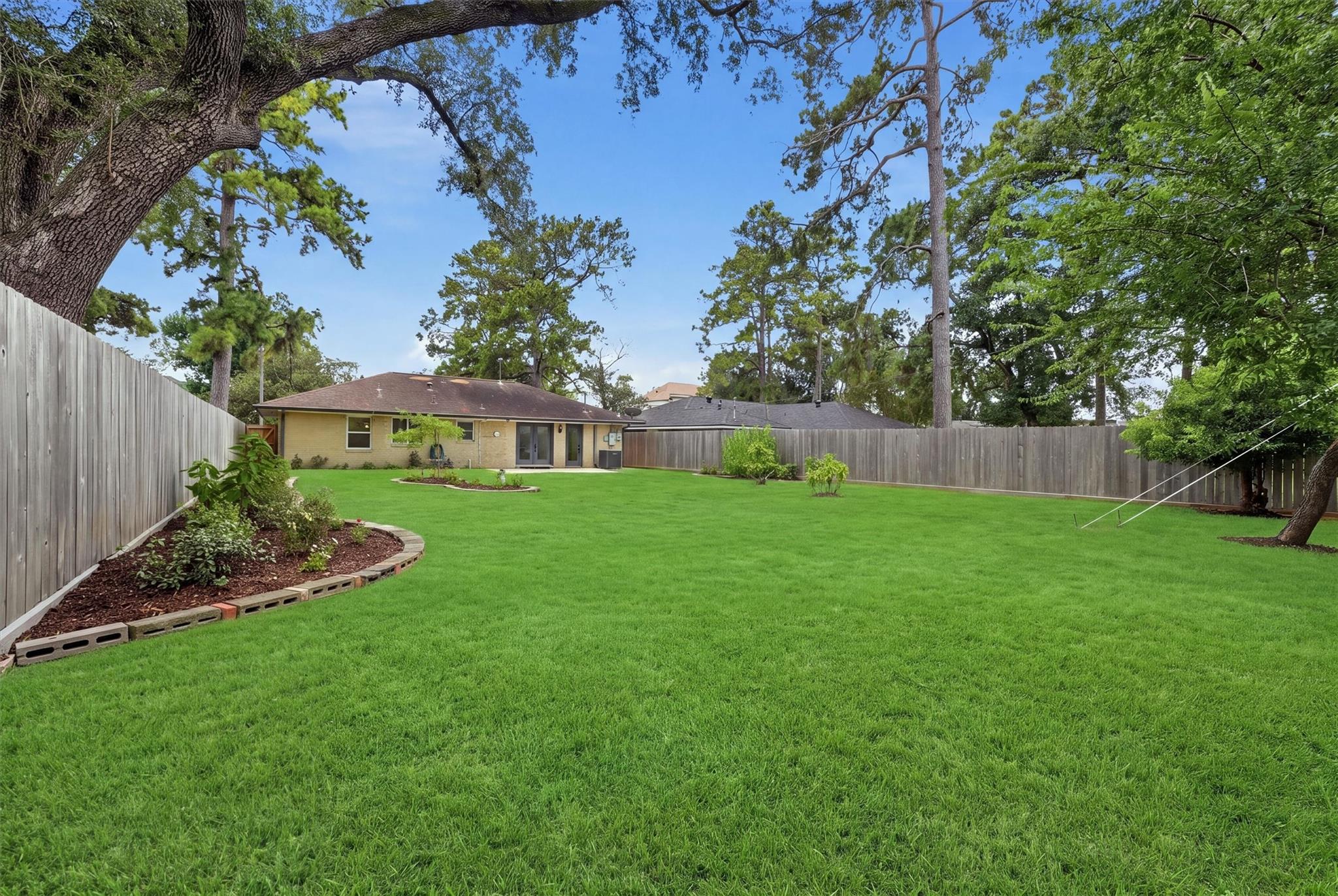 2014 Woodcrest Drive