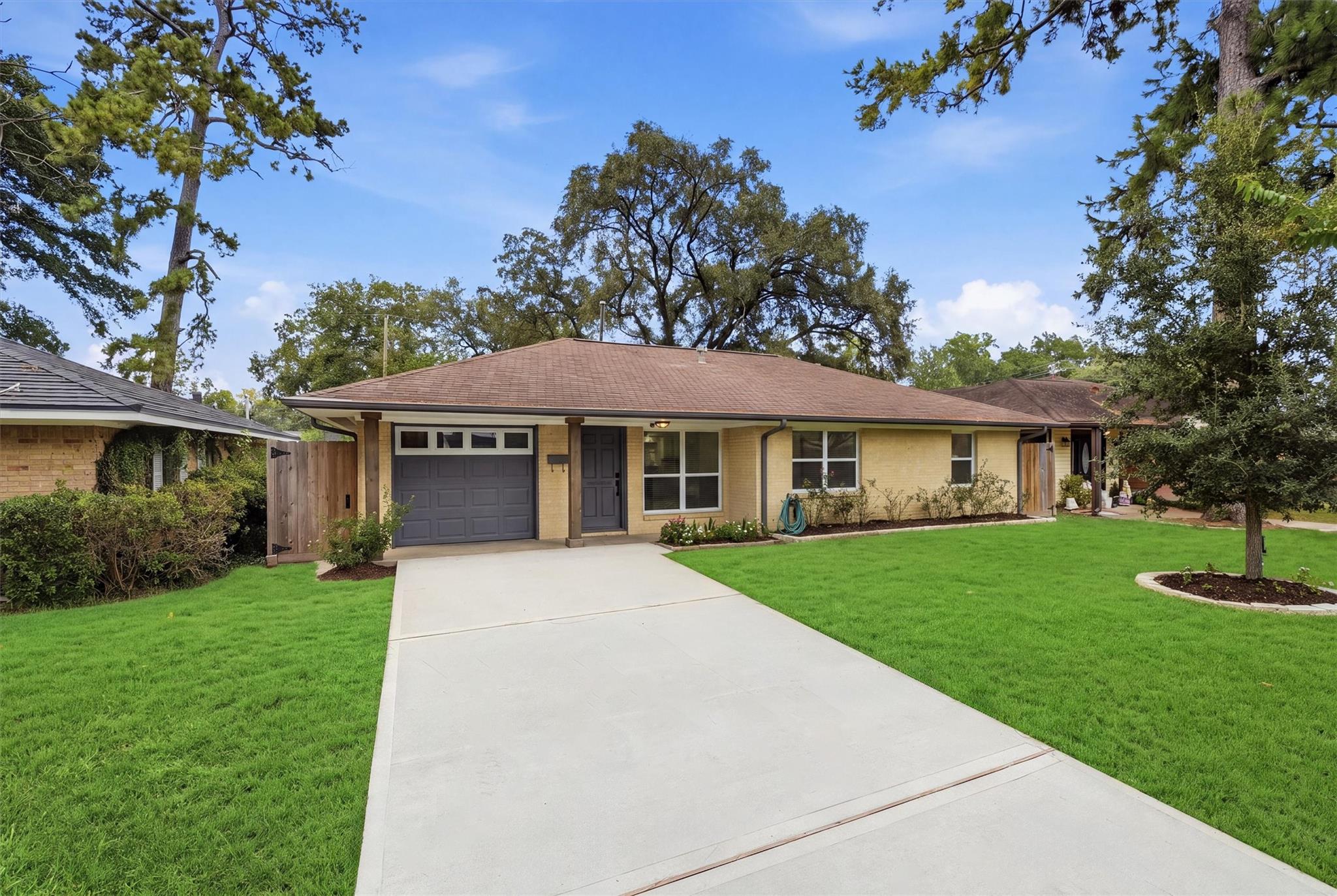 2014 Woodcrest Drive