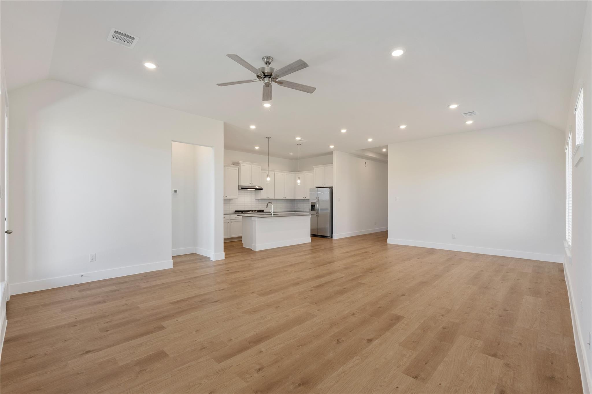 1537 Apache Heights Drive