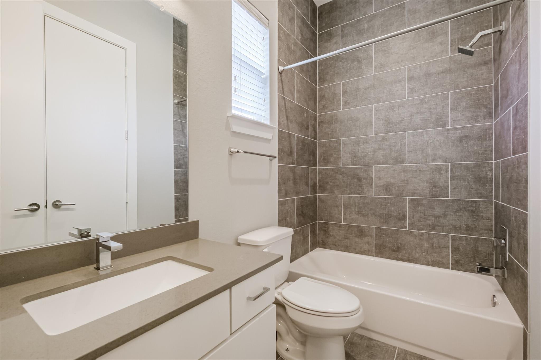 1305 Mayfair Clarkson Lane