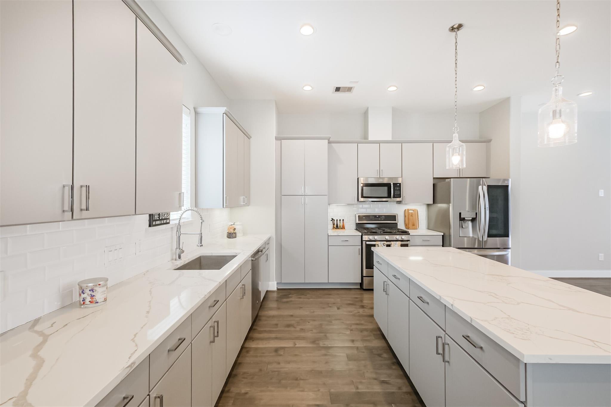 1305 Mayfair Clarkson Lane