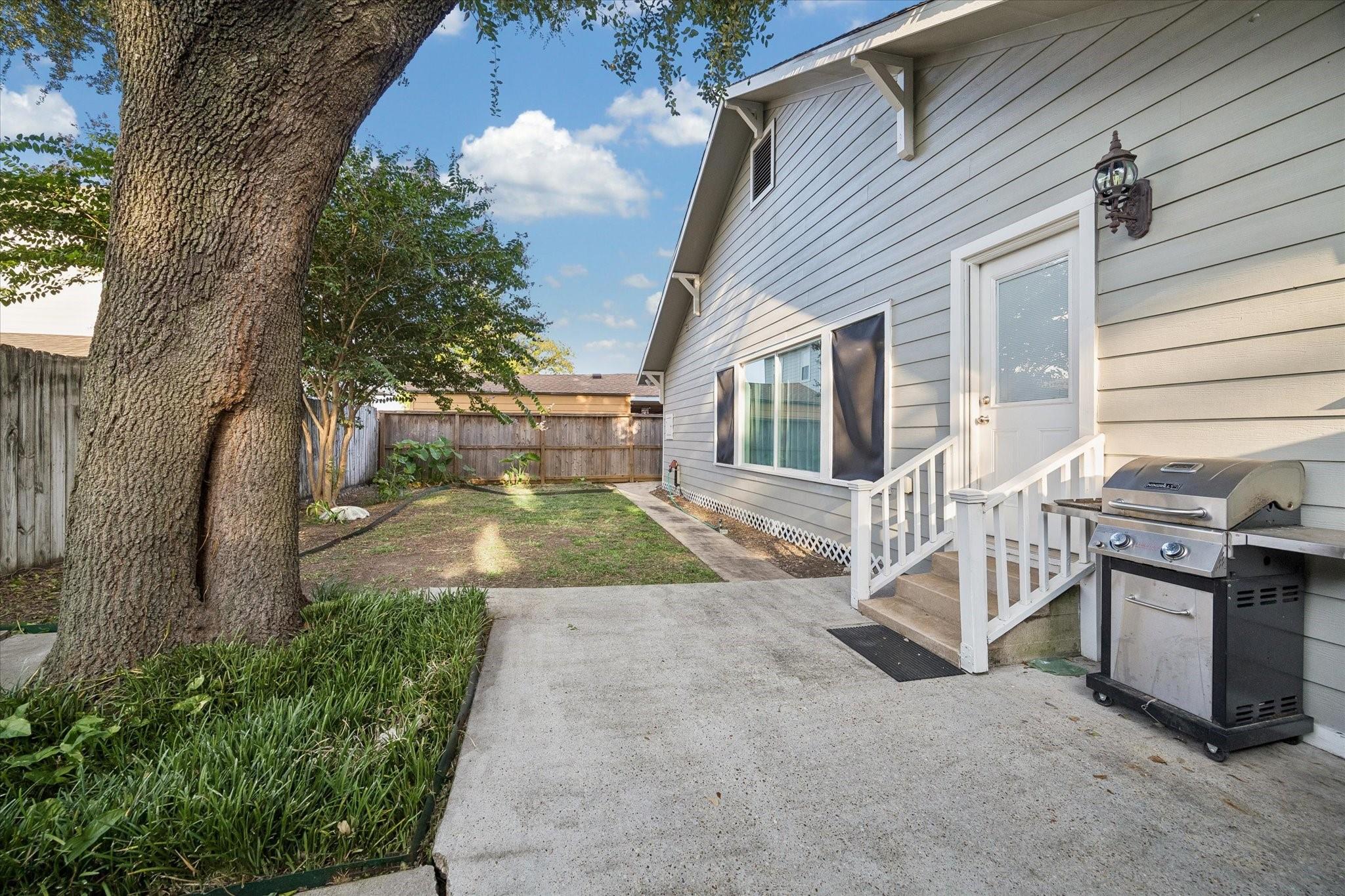 1221 Aurora Street