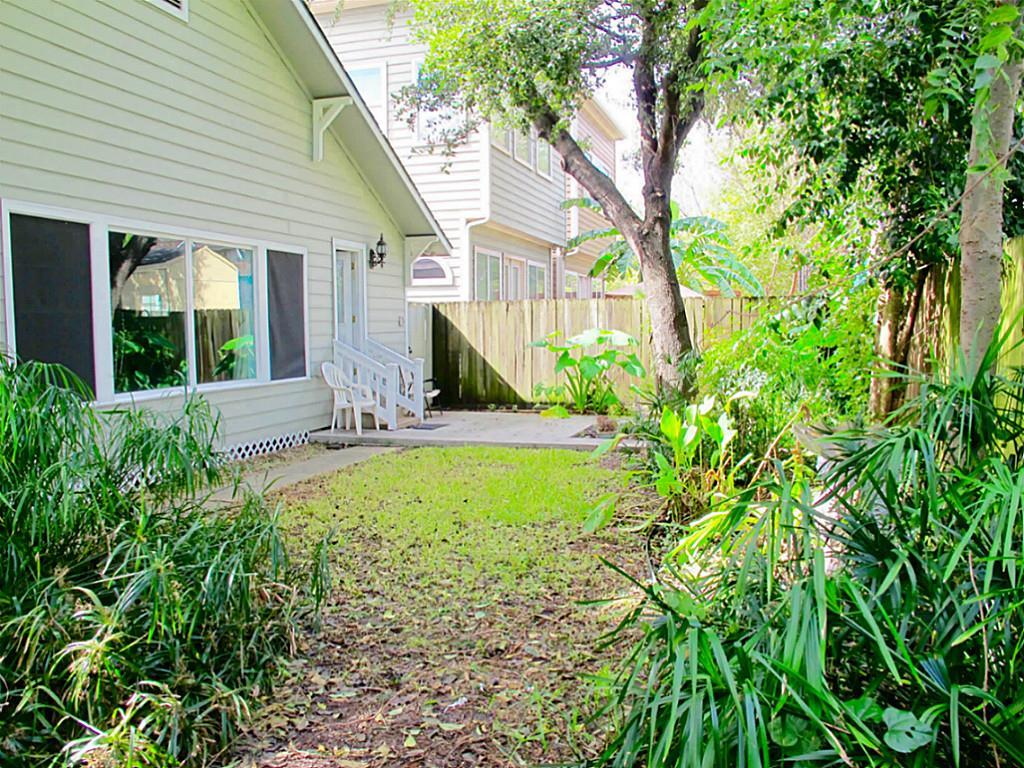 1221 Aurora Street