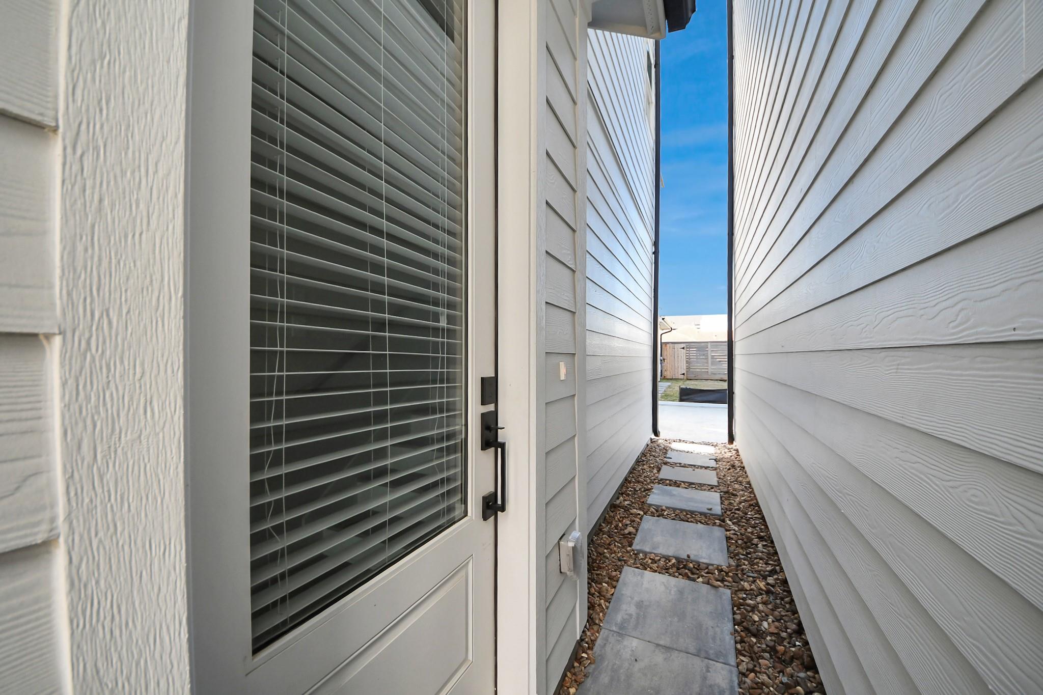 1104 Mansfield Street Unit: E