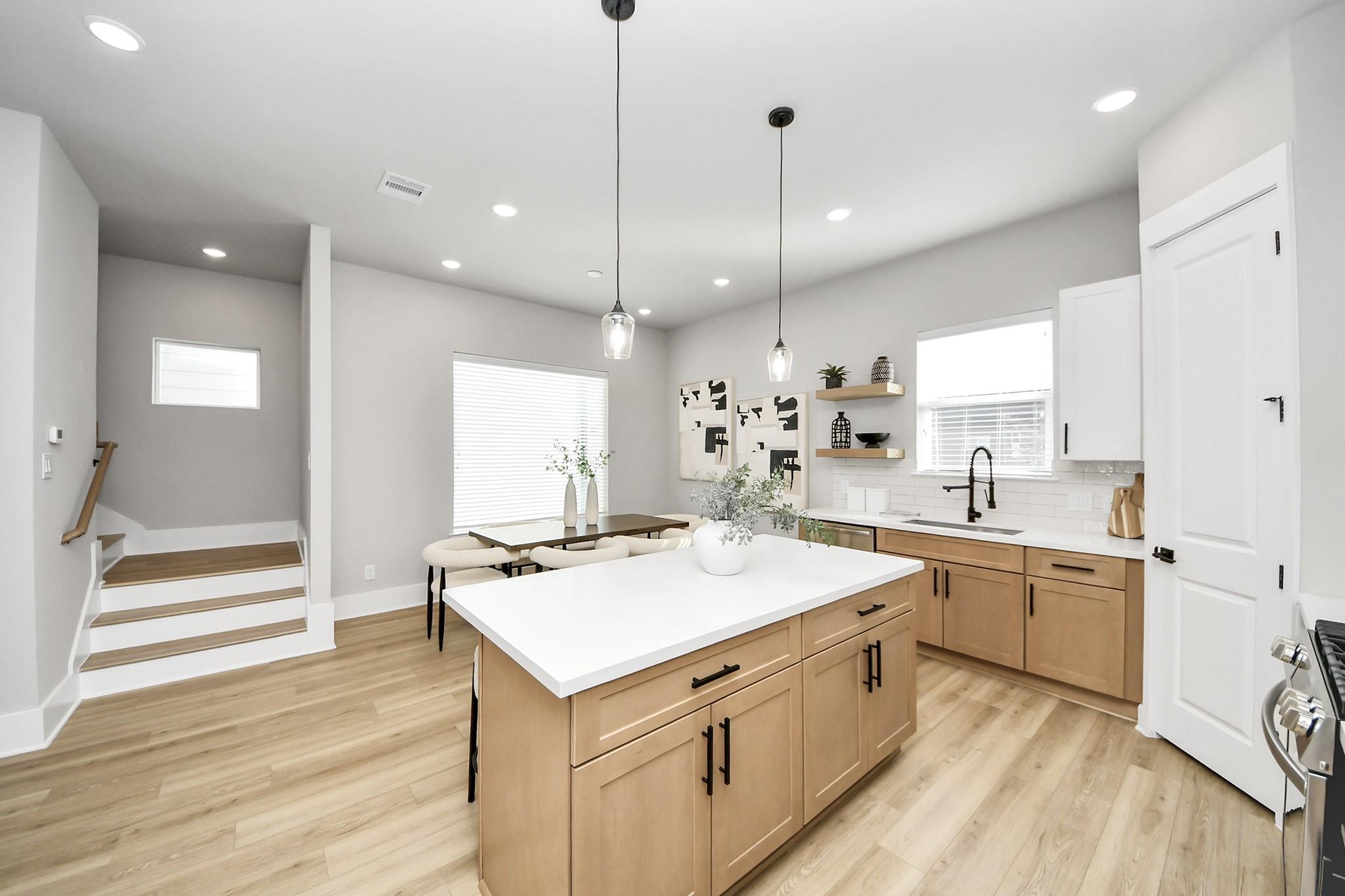 1104 Mansfield Street Unit: E