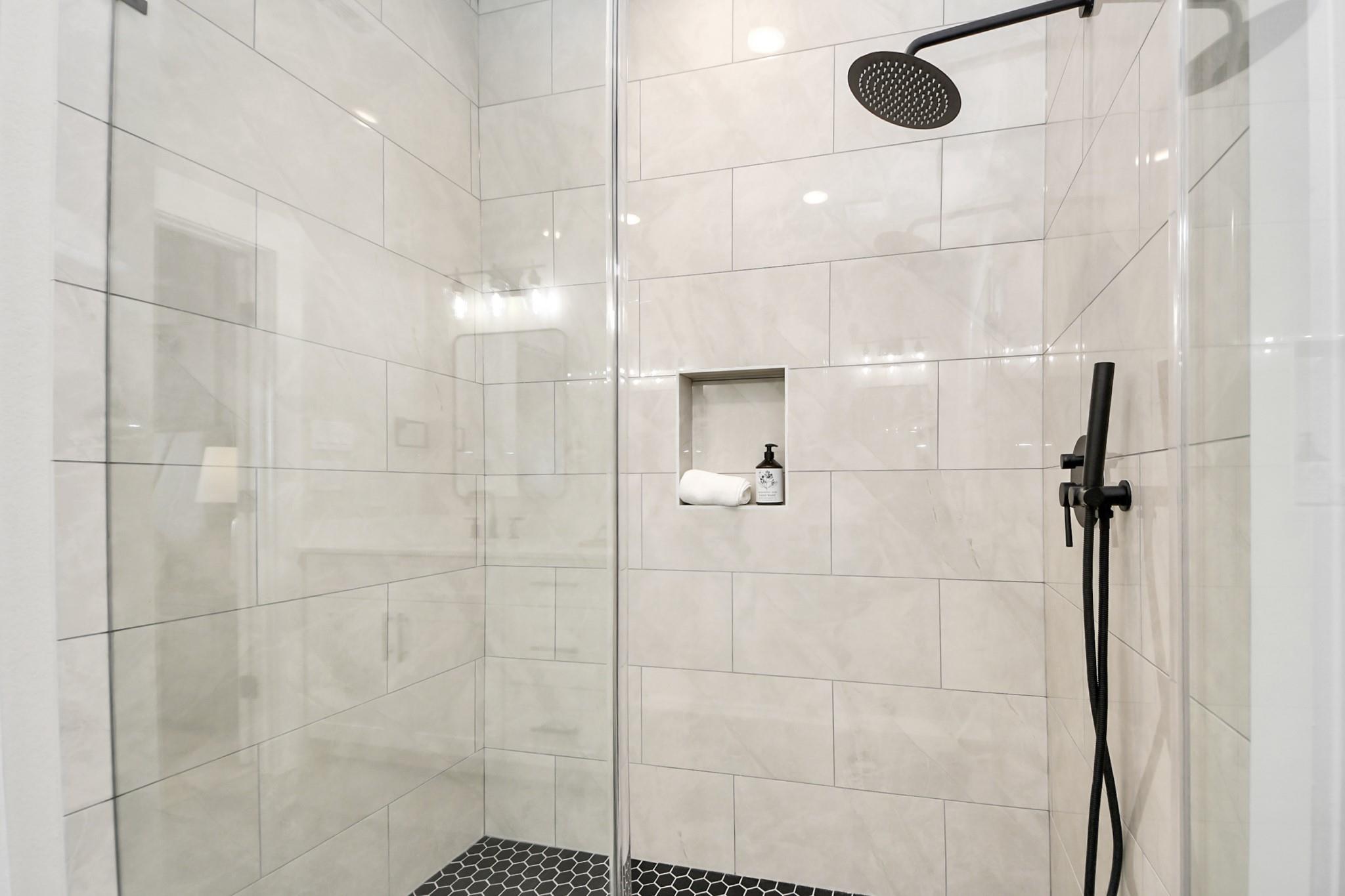 1104 Mansfield Street Unit: E