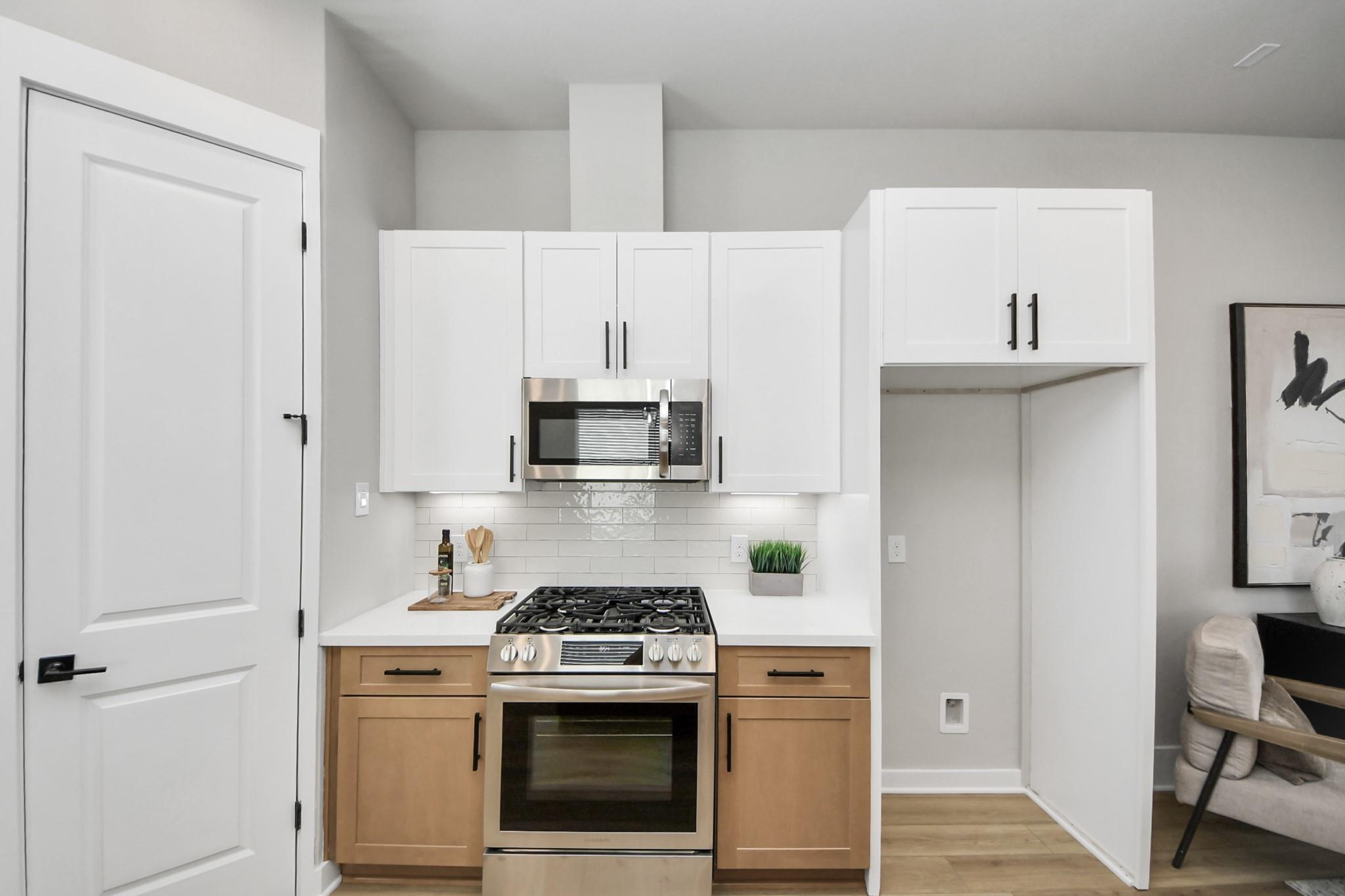 1104 Mansfield Street Unit: E