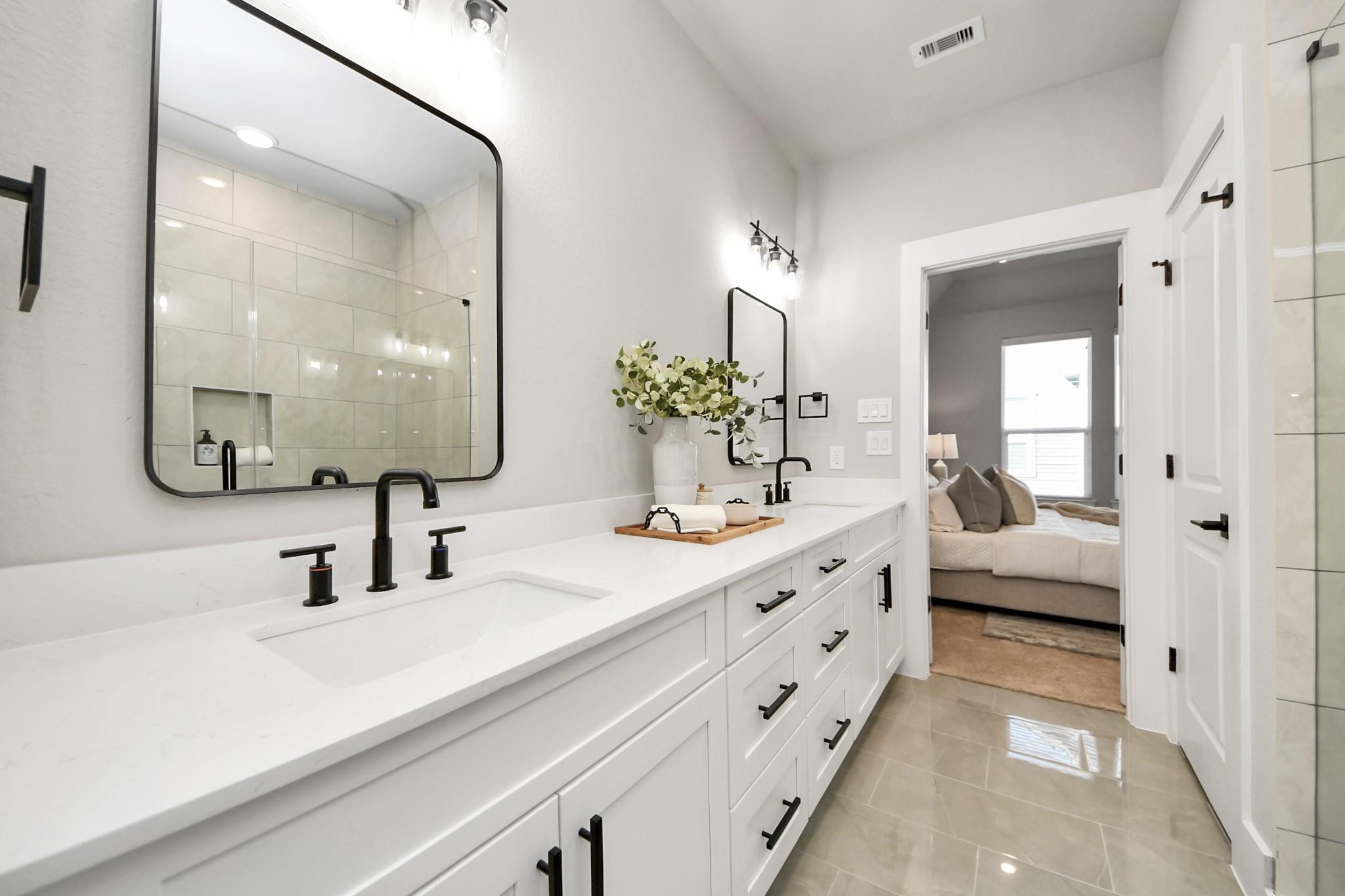 1104 Mansfield Street Unit: E