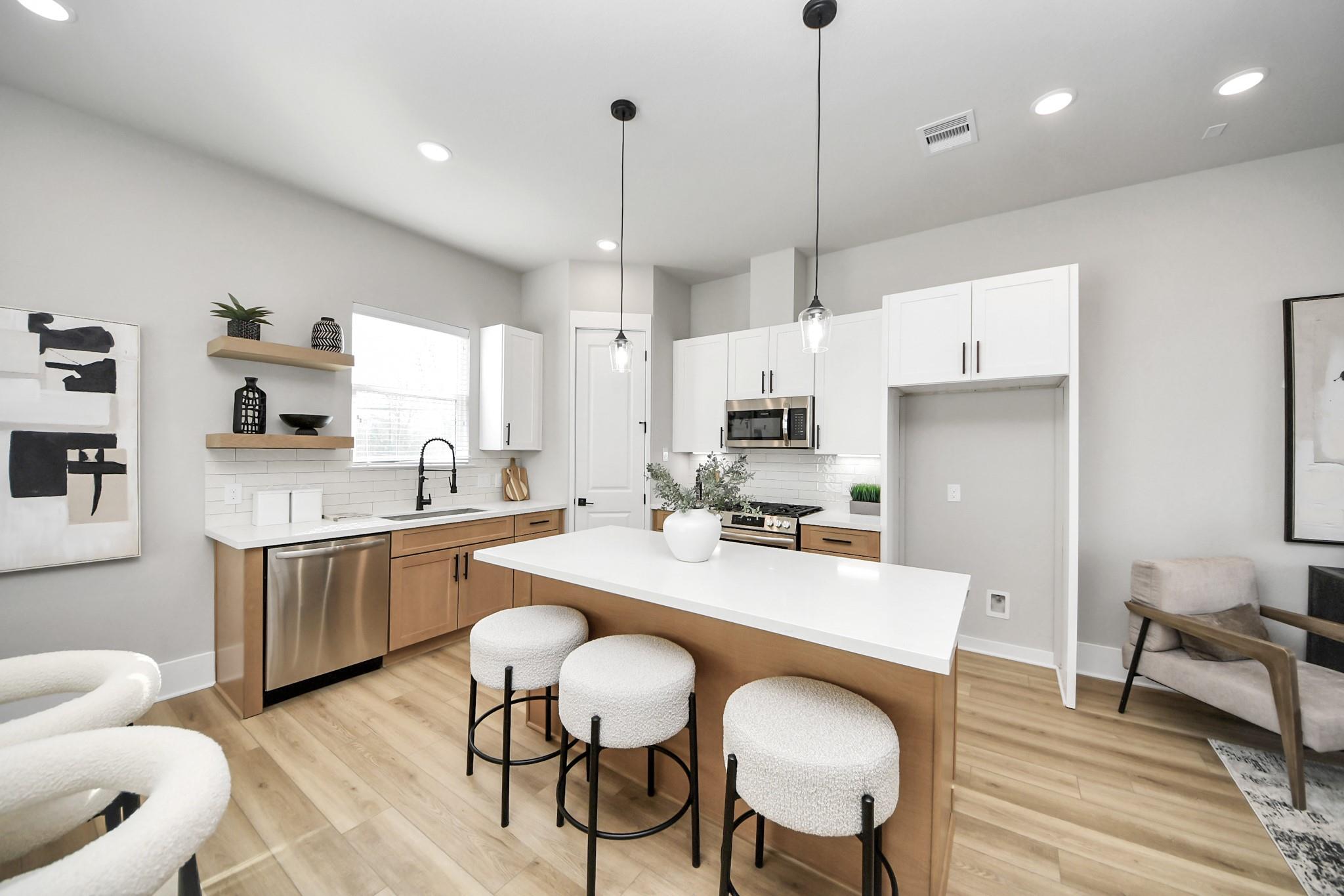 1104 Mansfield Street Unit: E