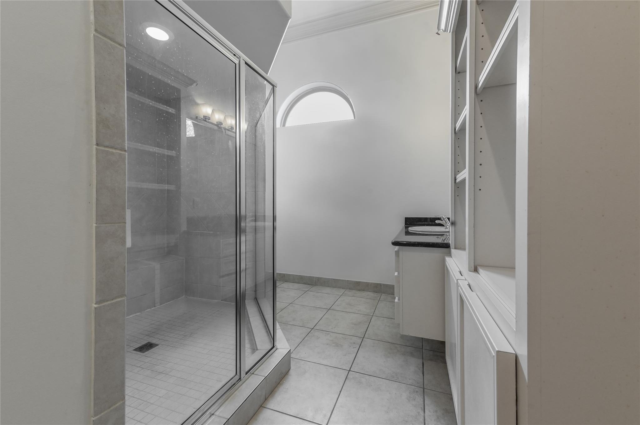 5801 Winsome Lane # 301