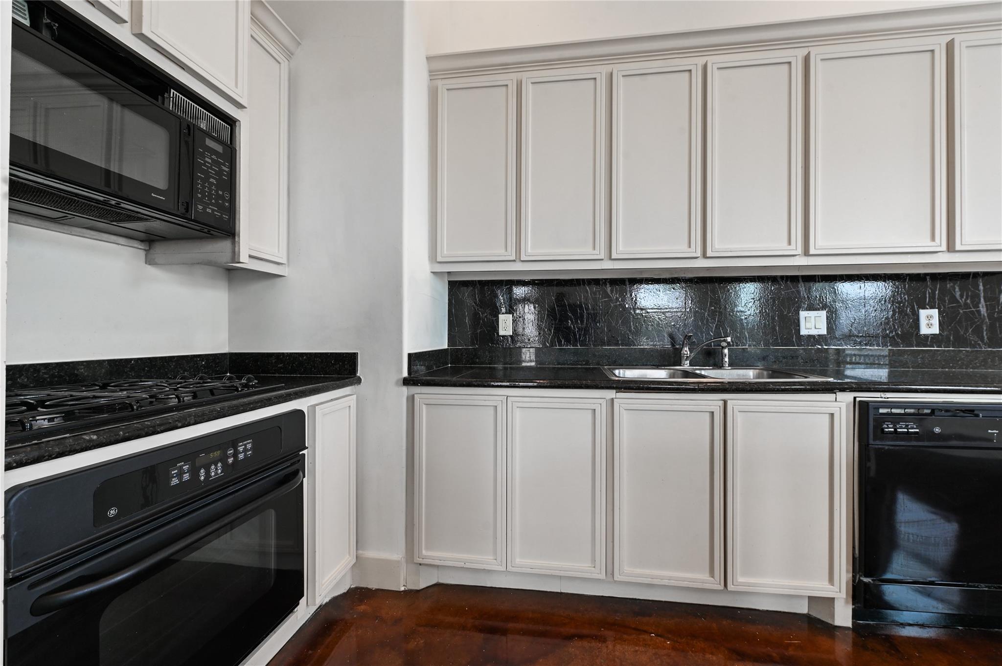 5801 Winsome Lane # 301