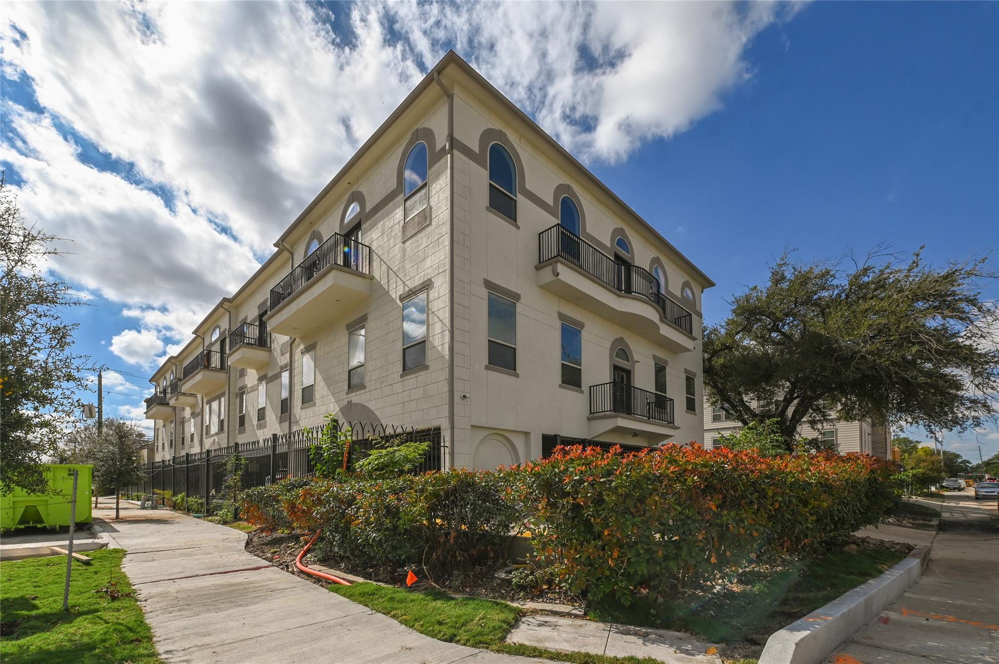 5801 Winsome Lane # 301