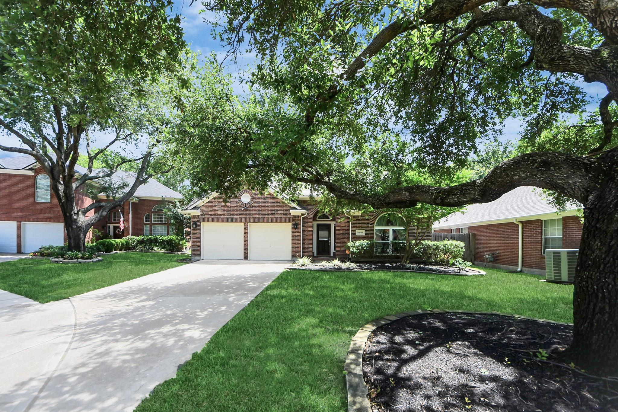 8910 Burleson Court