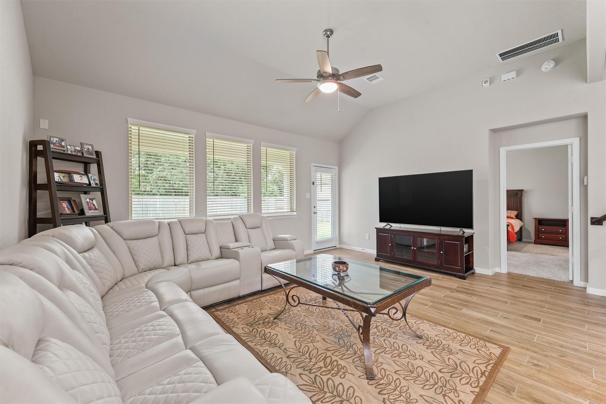 19115 Friesian Stallion Lane