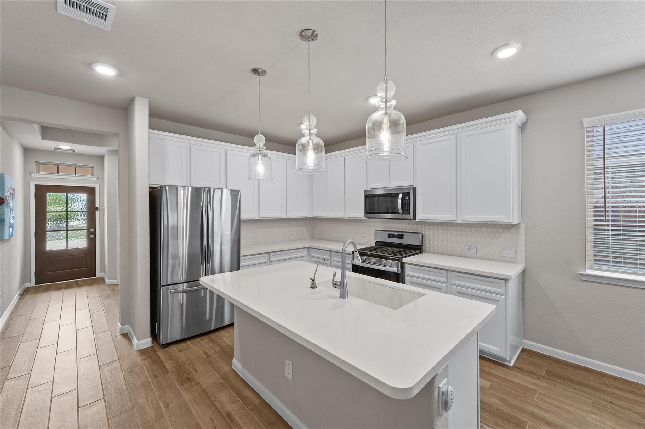 19115 Friesian Stallion Lane