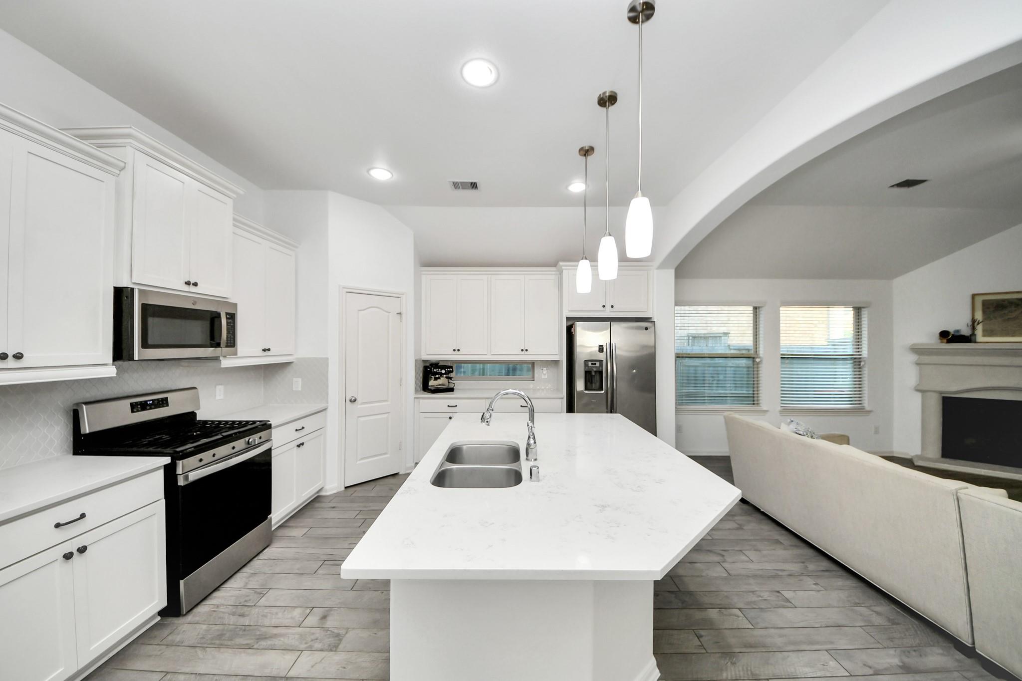 23814 Mesia Meadow Lane