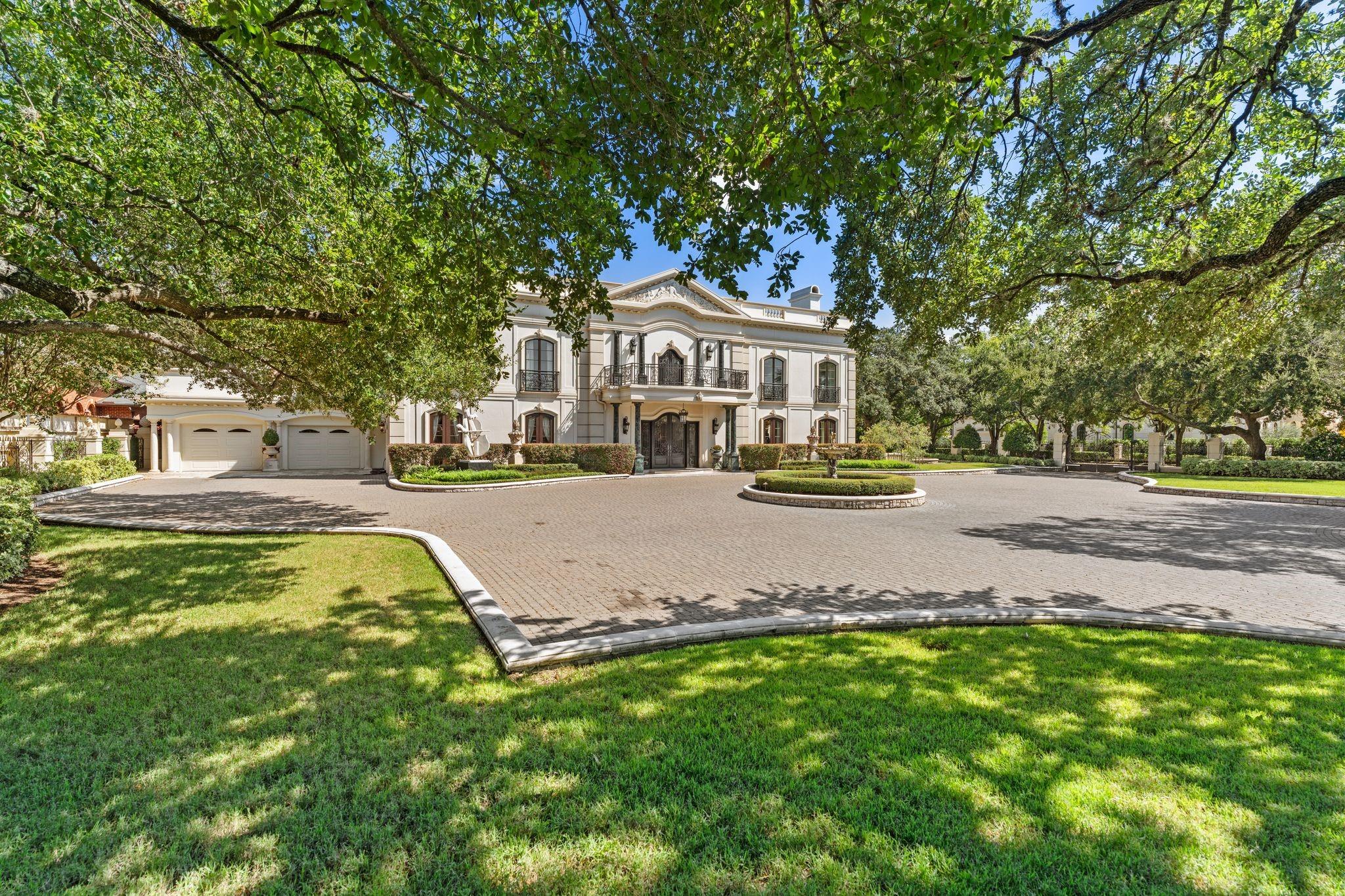2115 River Oaks Boulevard