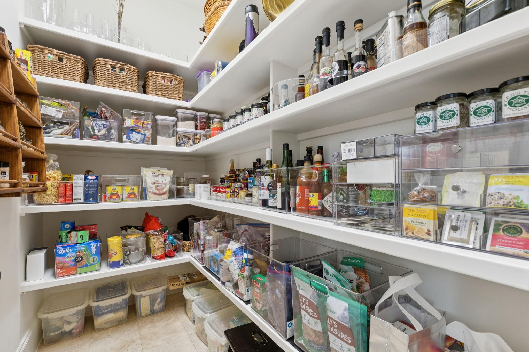 5004 Chestnut Street