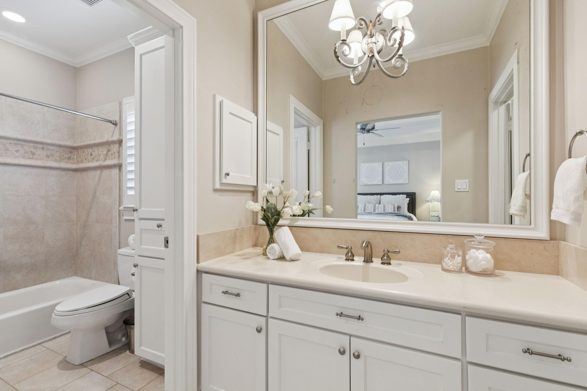 5004 Chestnut Street