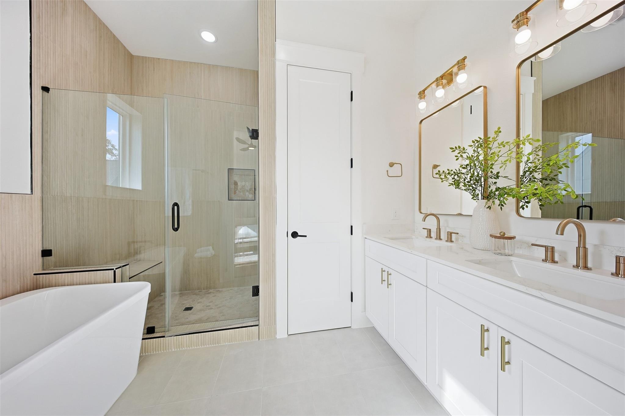 8916 Sunshine Laverne Lane