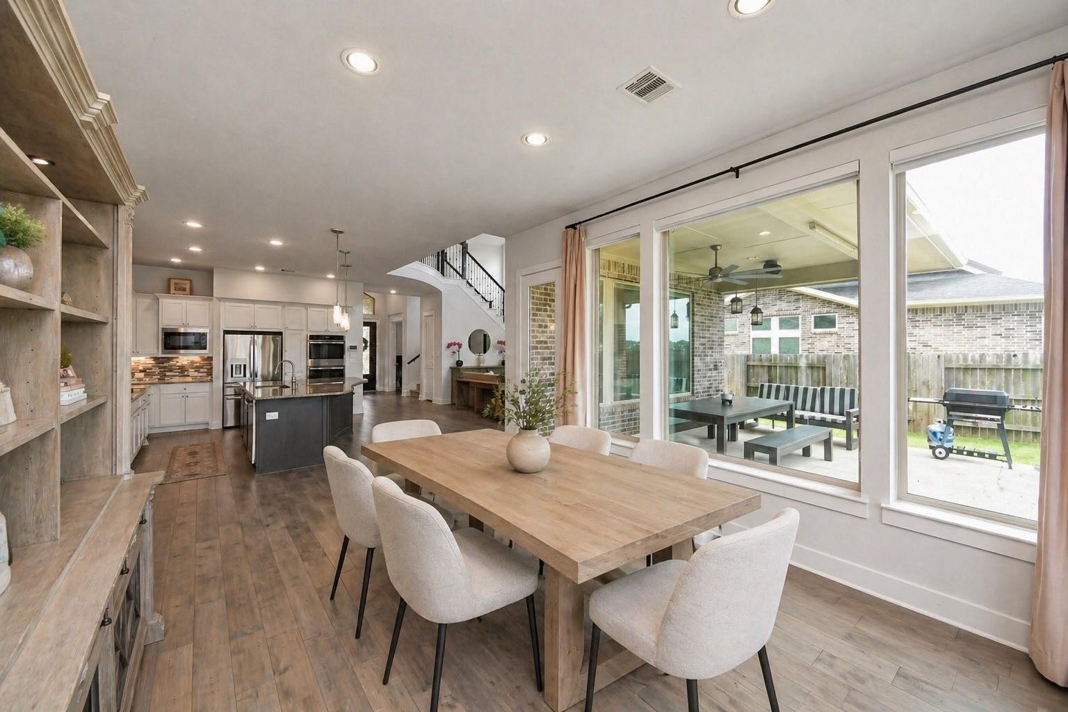 6539 Woodleaf Lake Loop