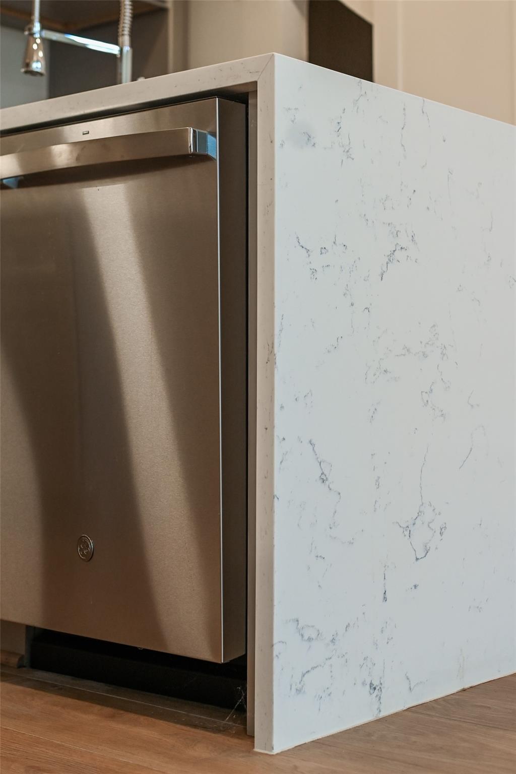 7609 Victory Reserve Street