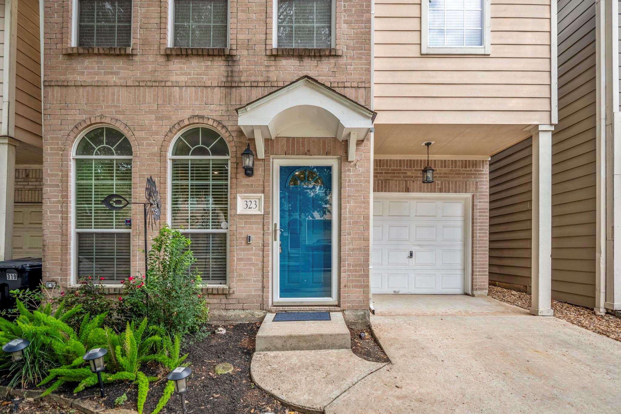 323 Plaza Del Sol Park