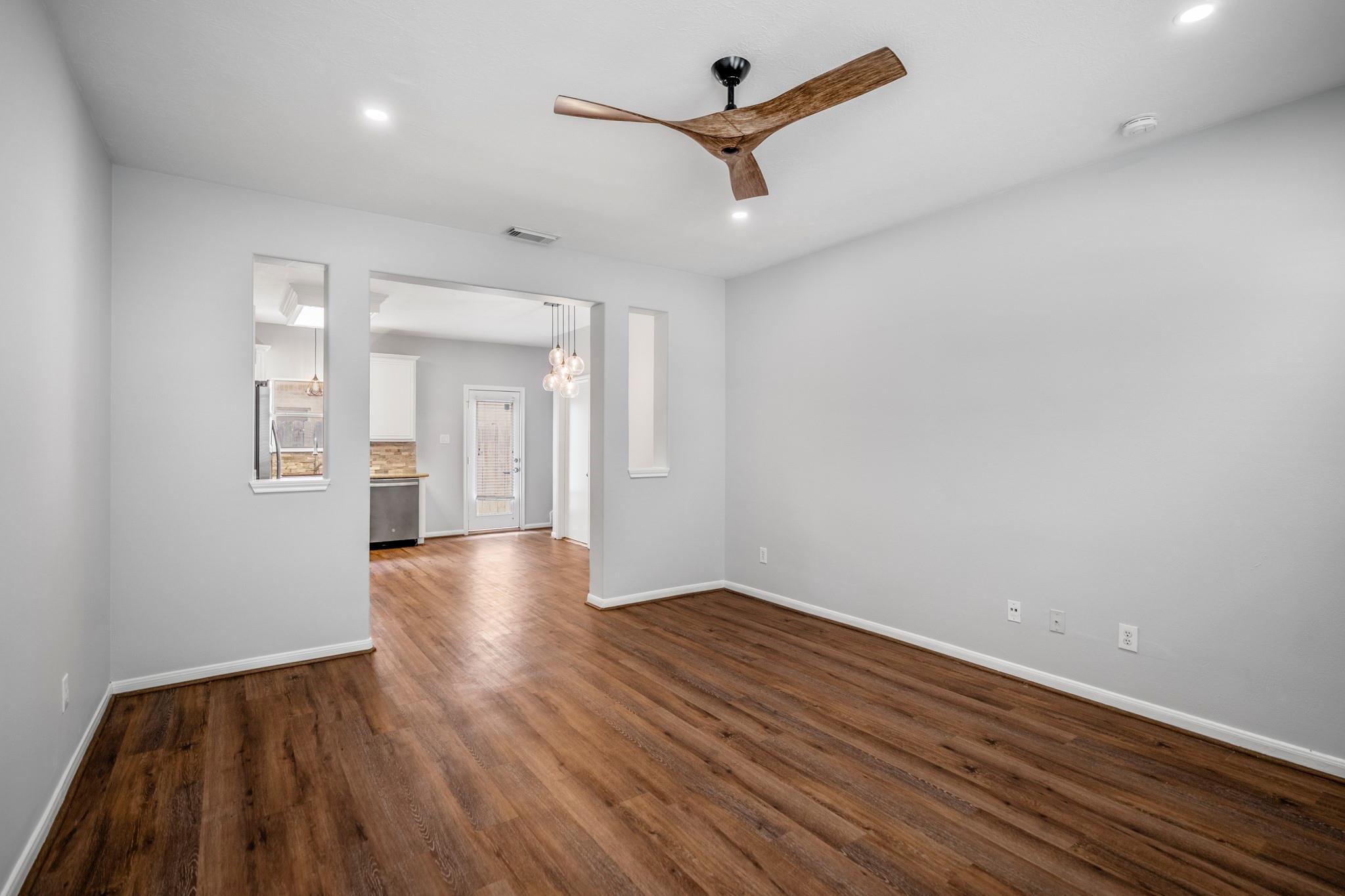 323 Plaza Del Sol Park