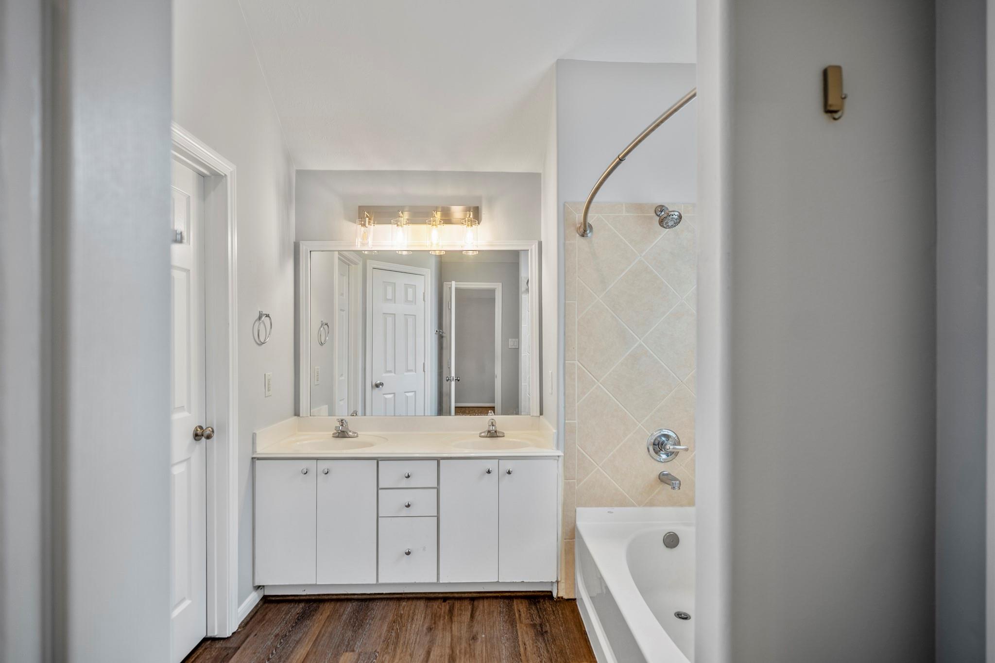 323 Plaza Del Sol Park