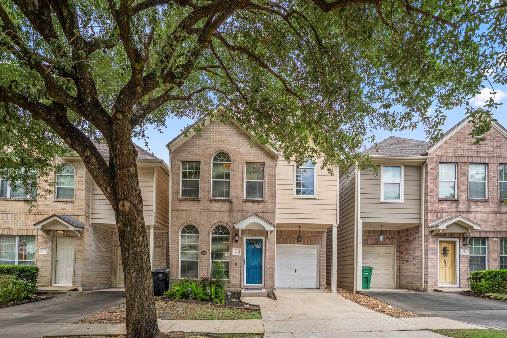 323 Plaza Del Sol Park
