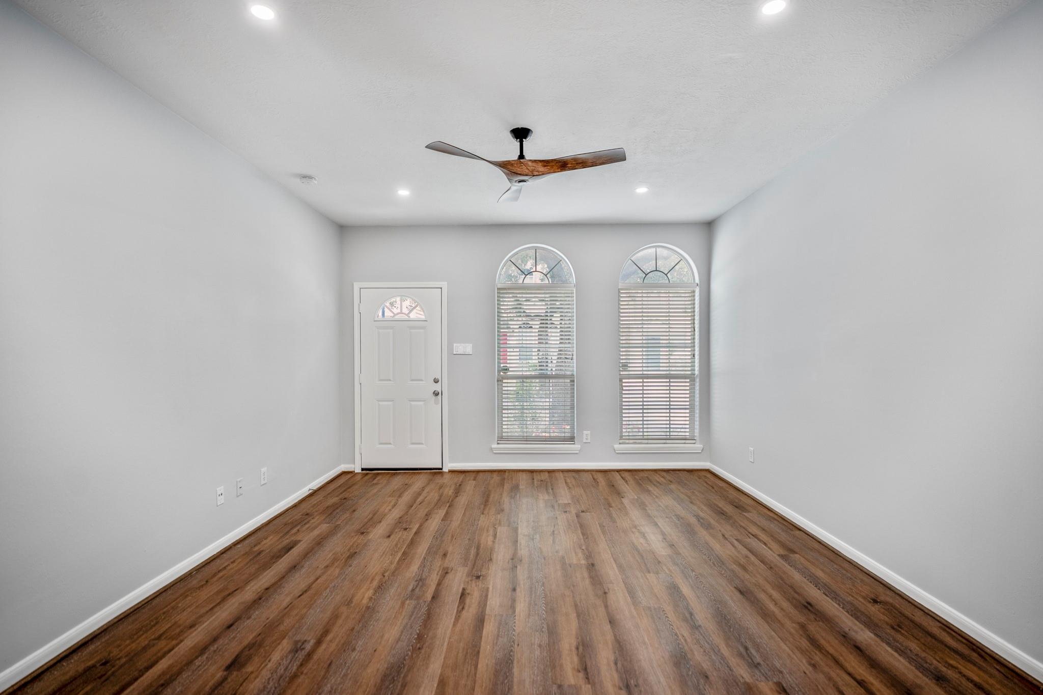 323 Plaza Del Sol Park