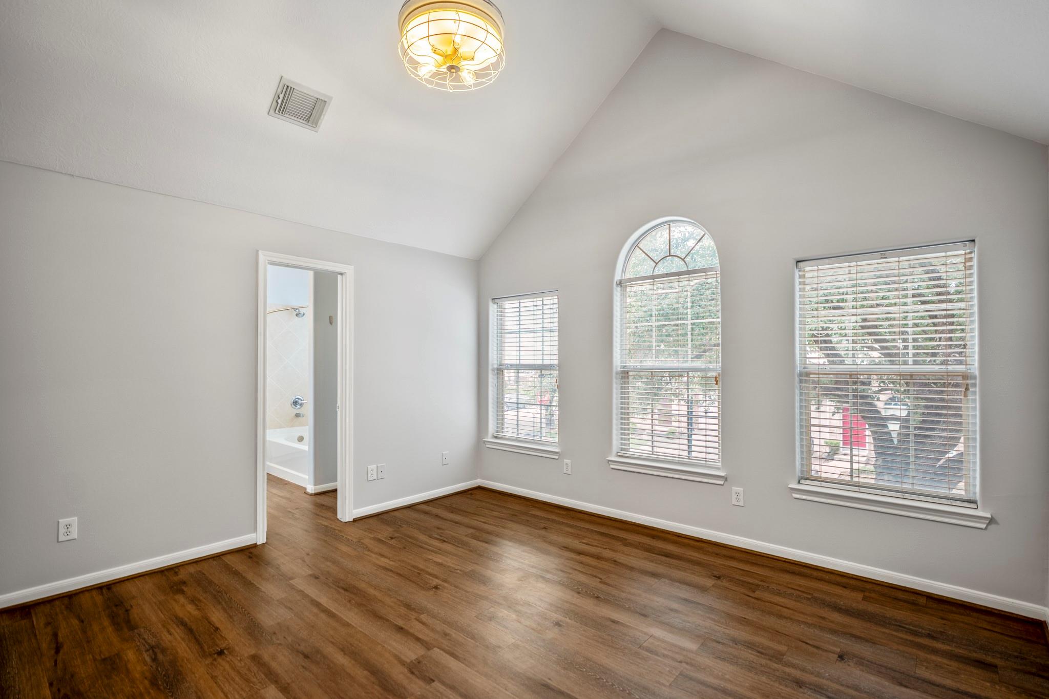 323 Plaza Del Sol Park