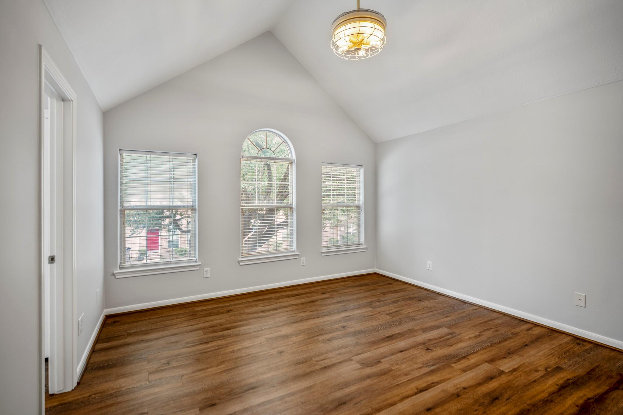 323 Plaza Del Sol Park
