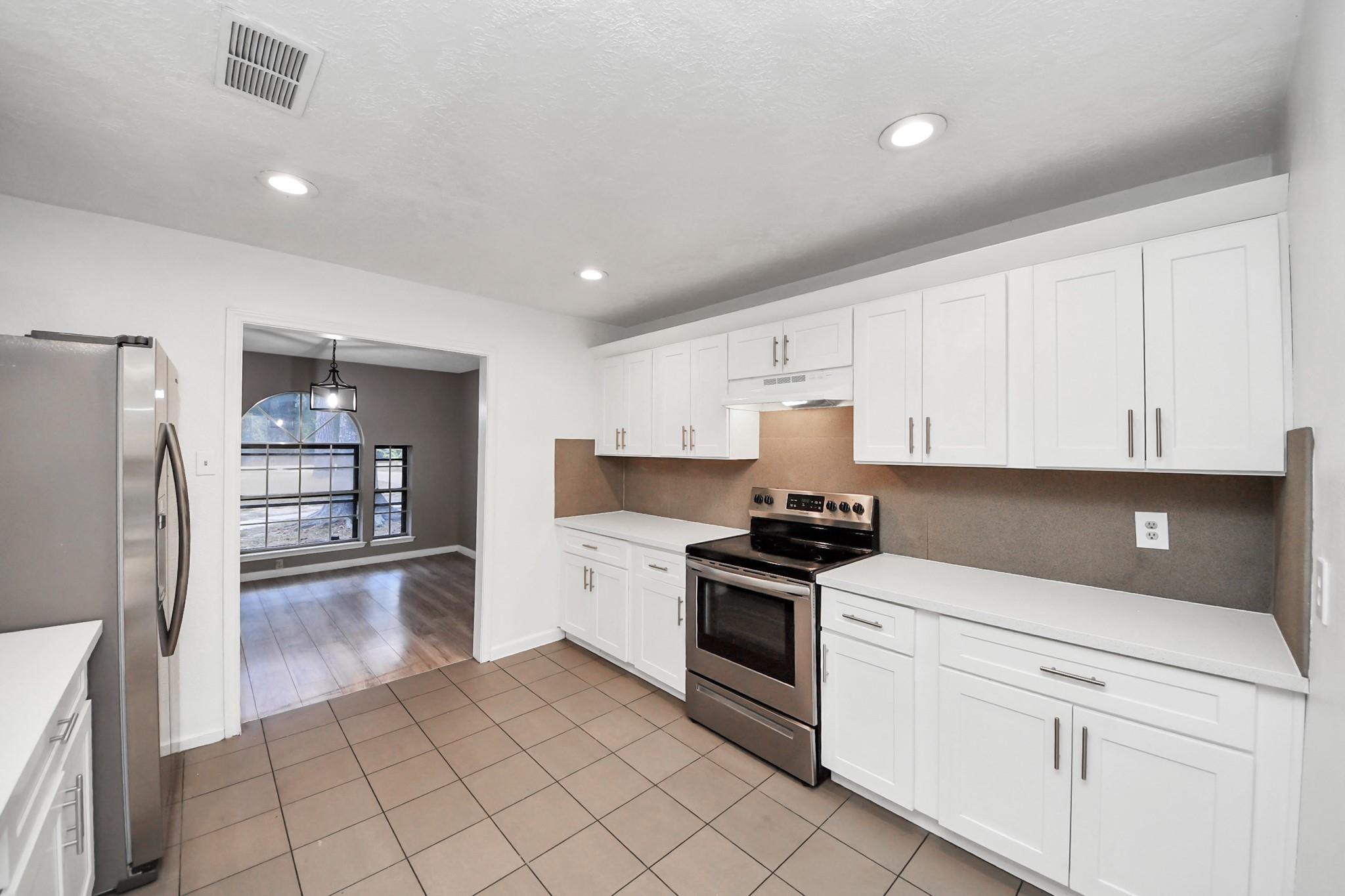 411 Dover Lane, Spring