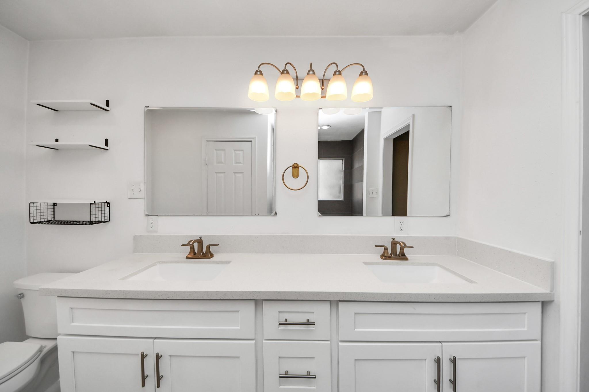 411 Dover Lane, Spring