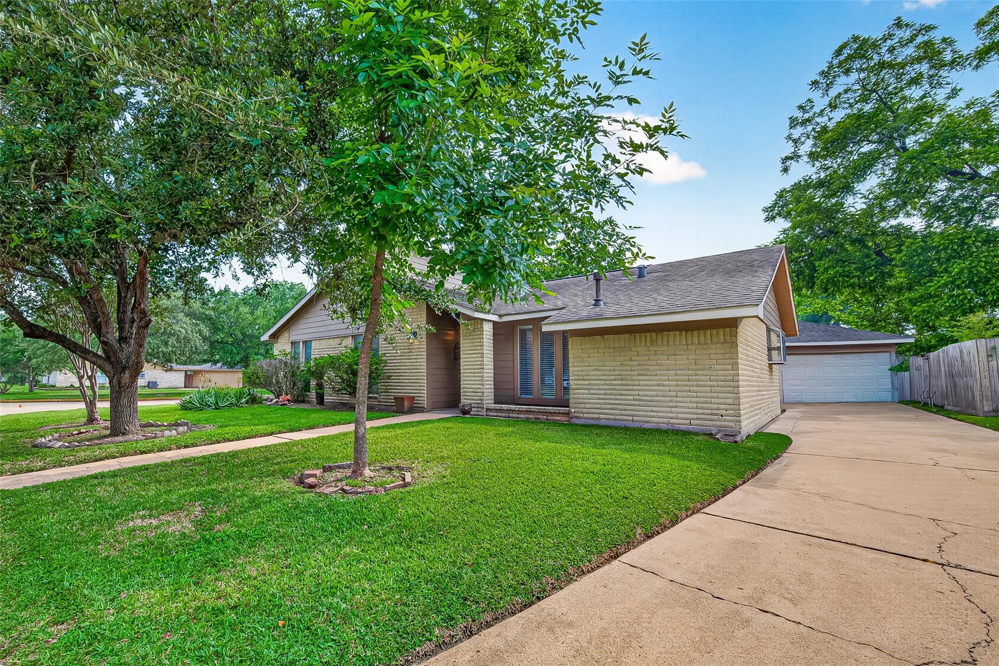 7403 Shady Vale Lane