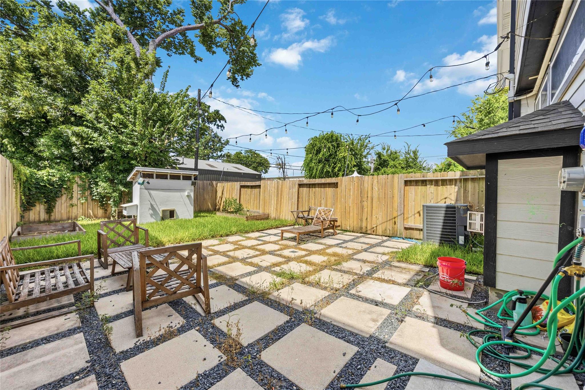 723 W 16th Street