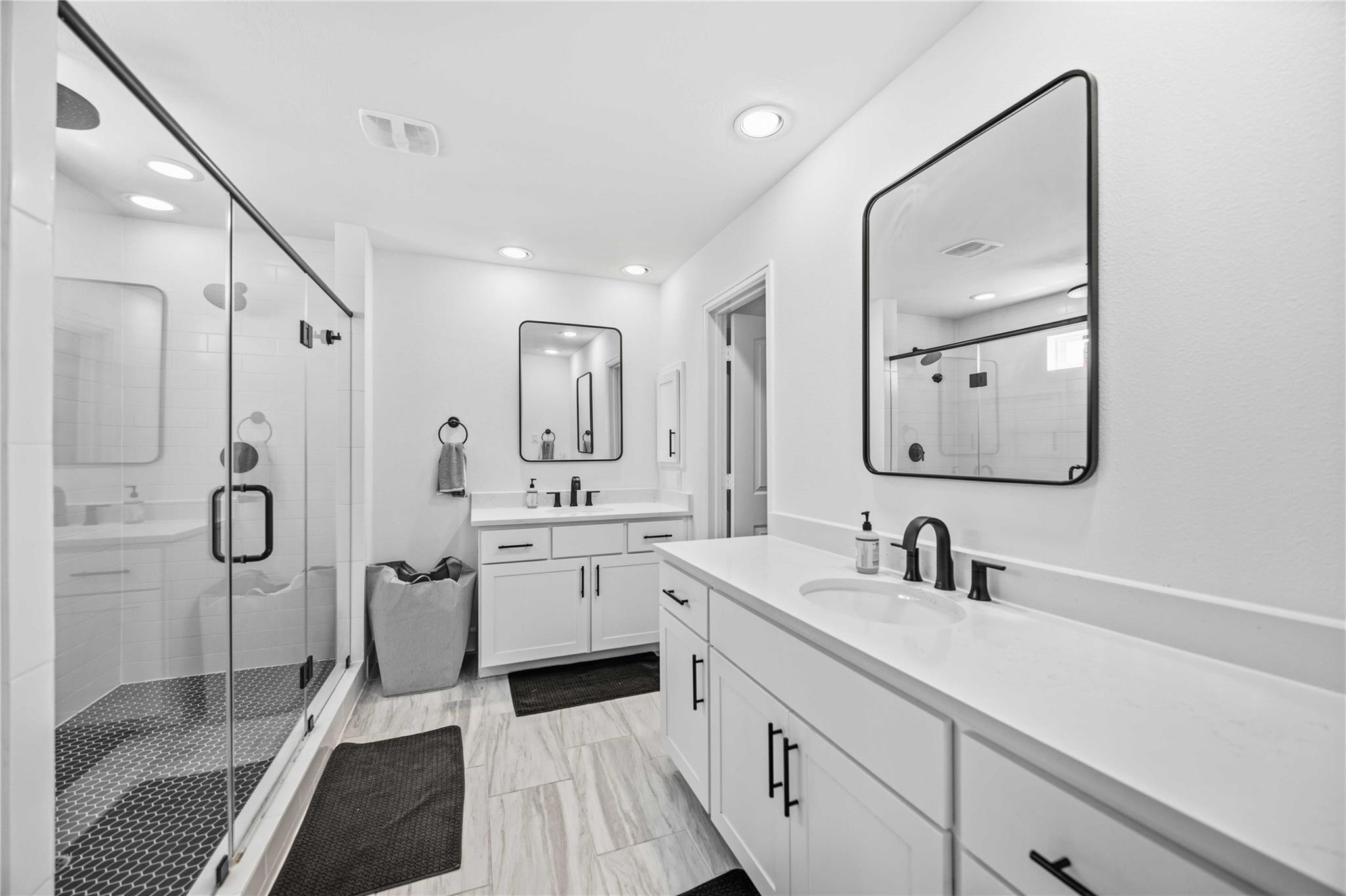 723 W 16th Street