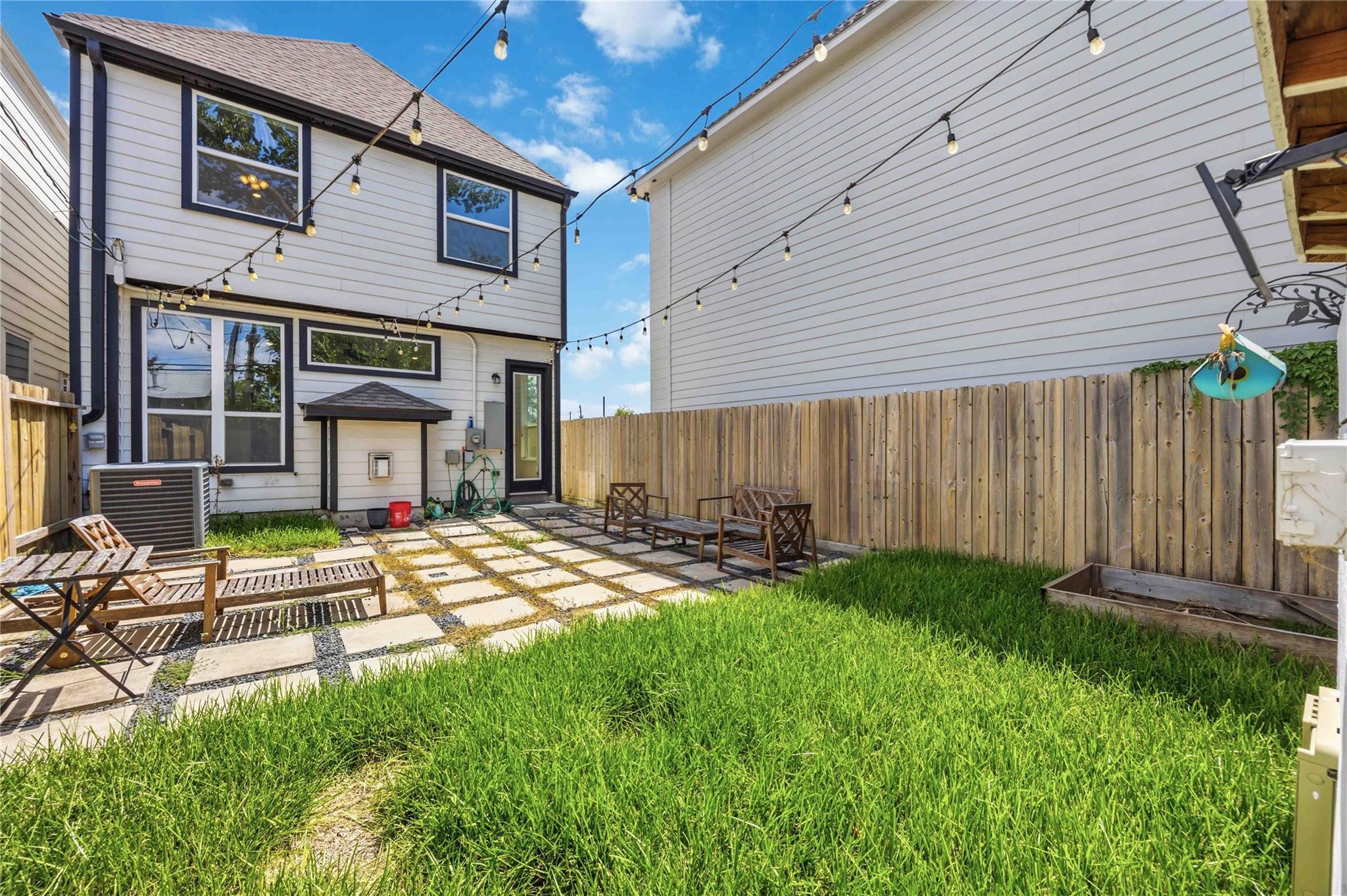 723 W 16th Street
