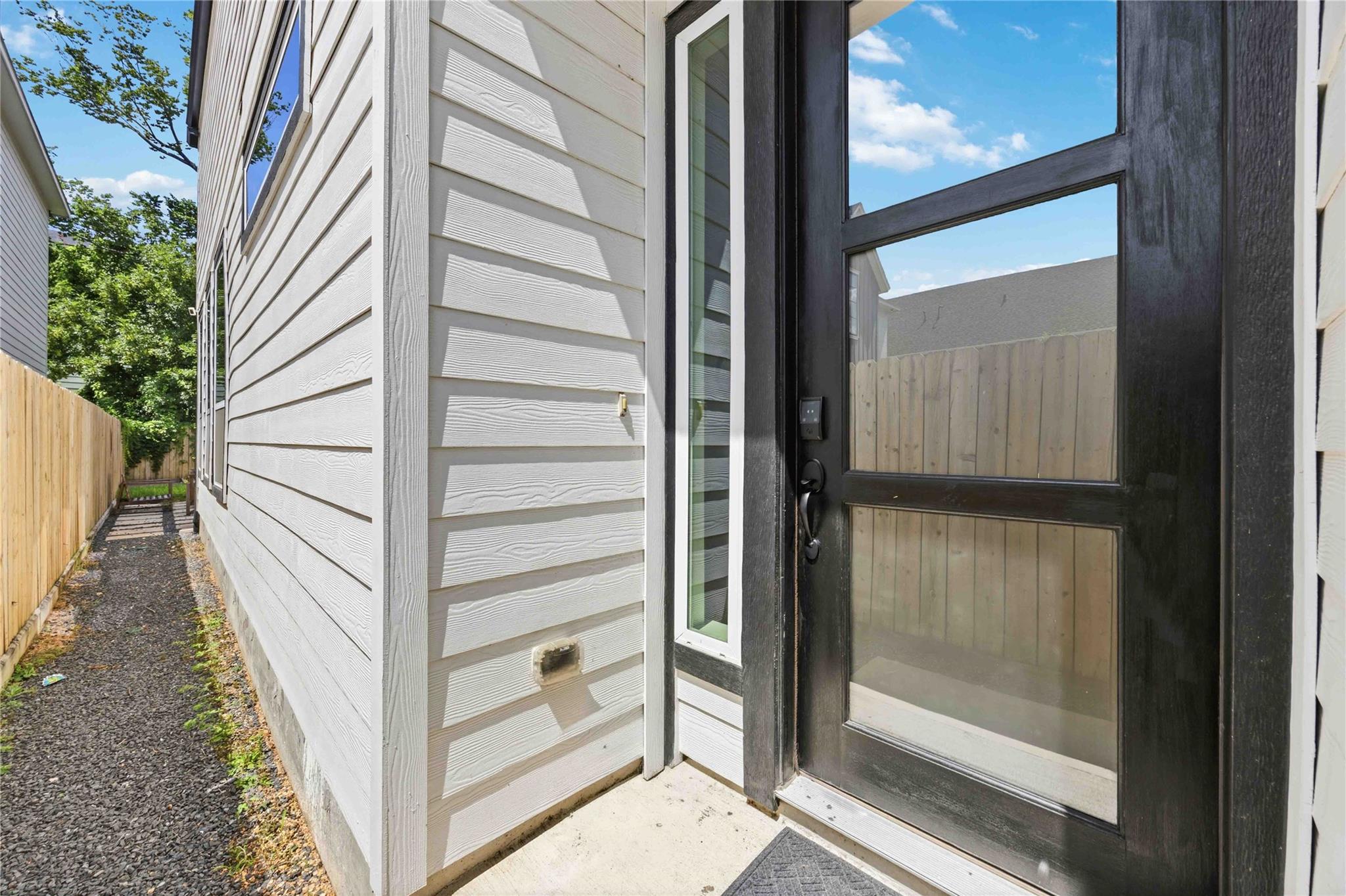 723 W 16th Street