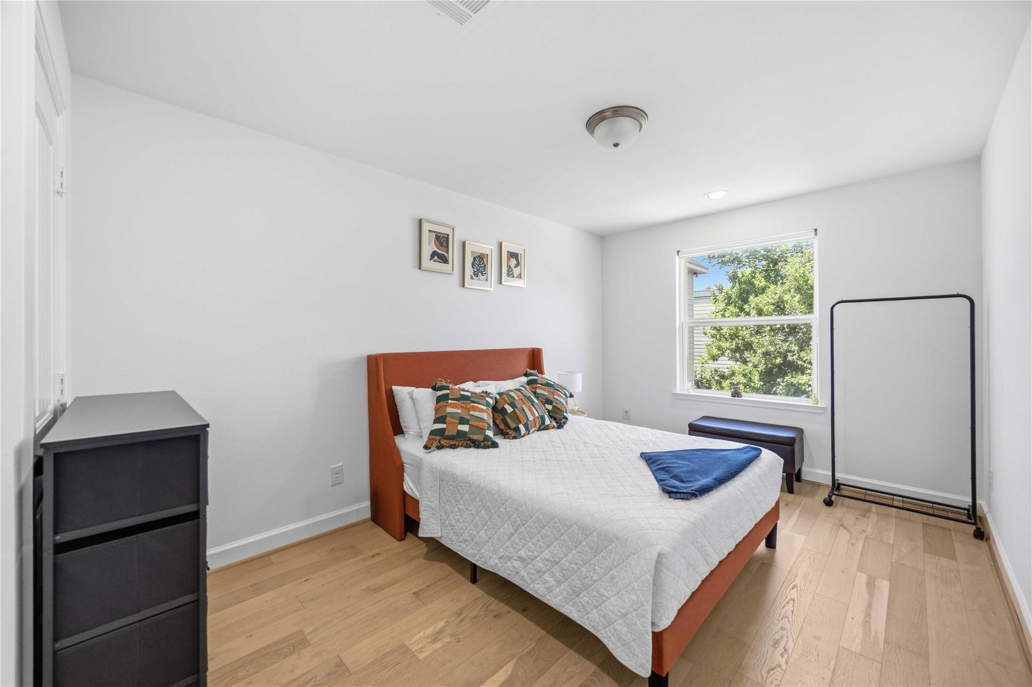 723 W 16th Street