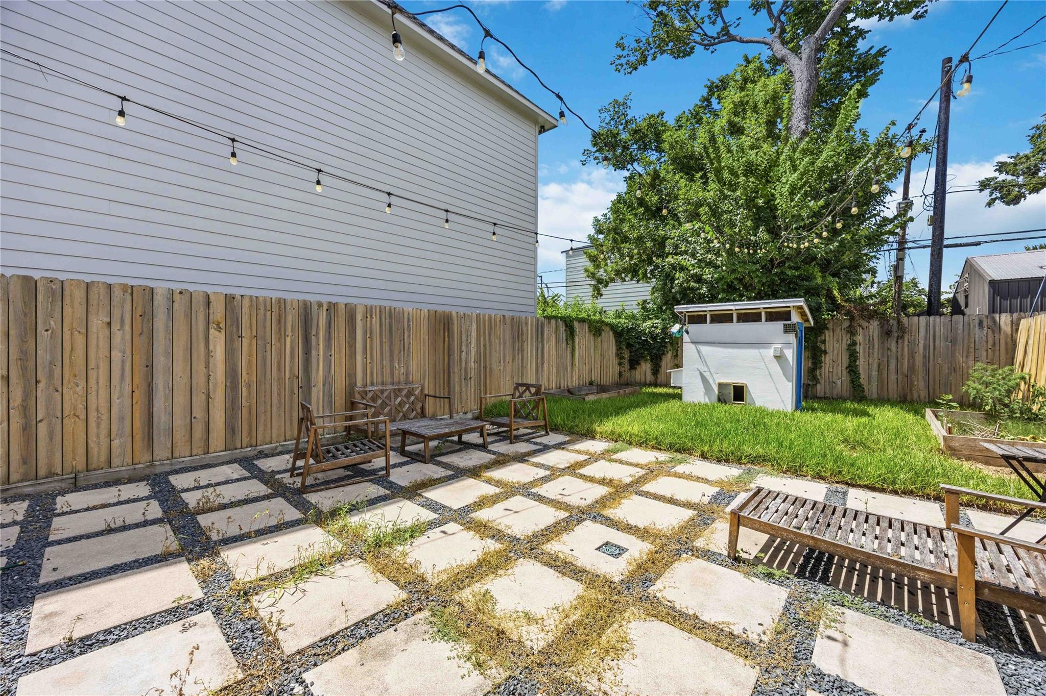 723 W 16th Street