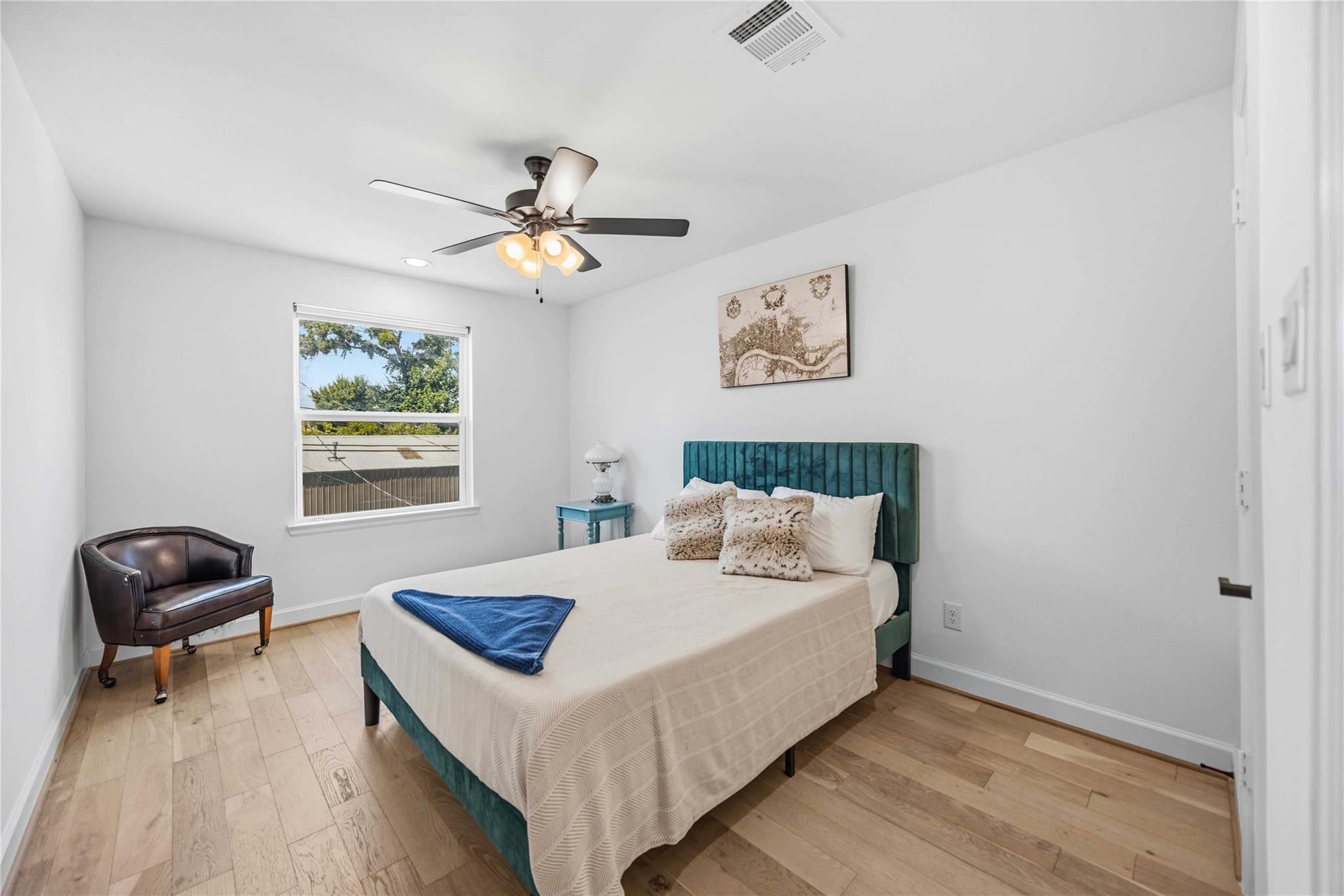 723 W 16th Street