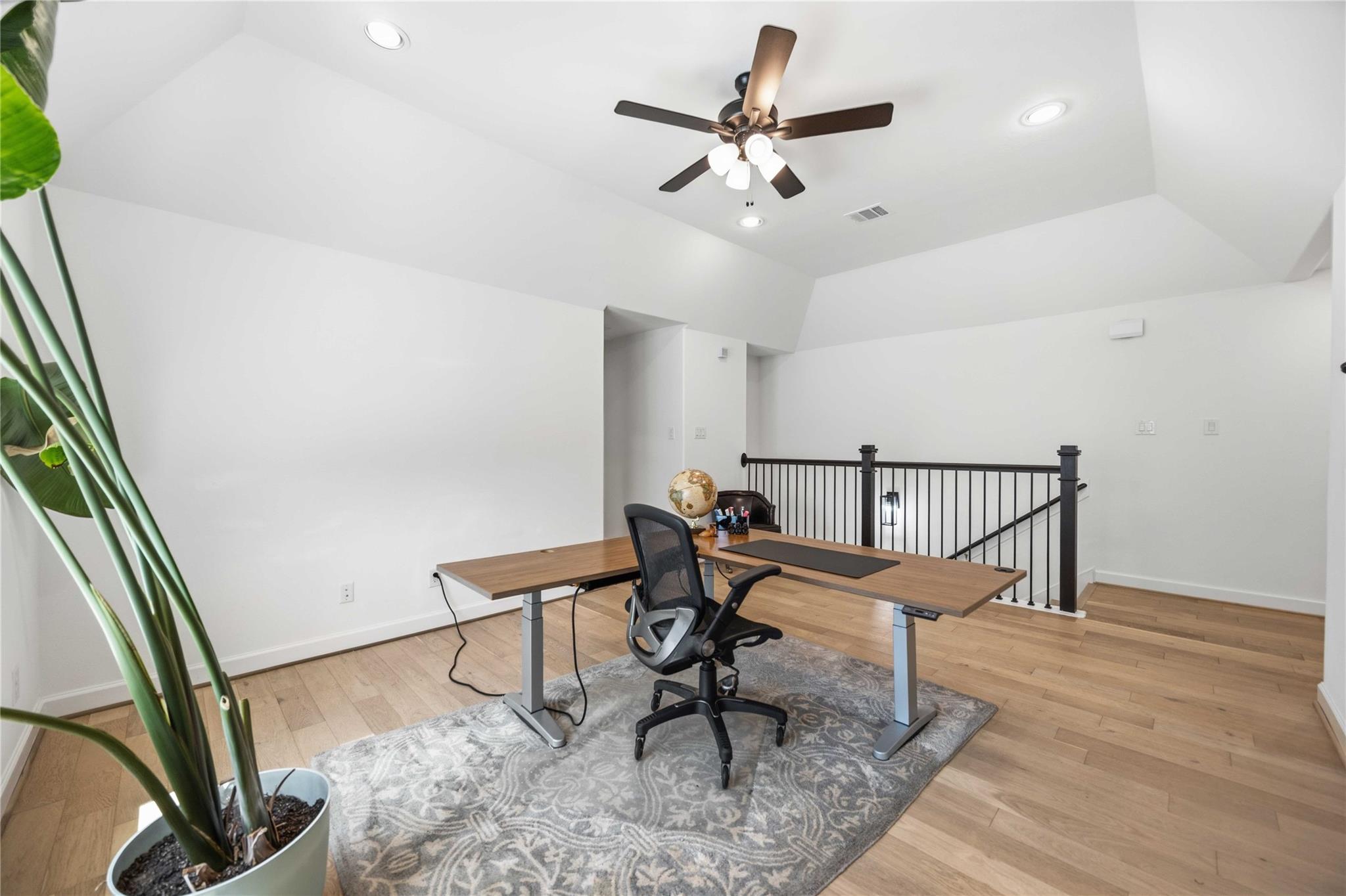 723 W 16th Street