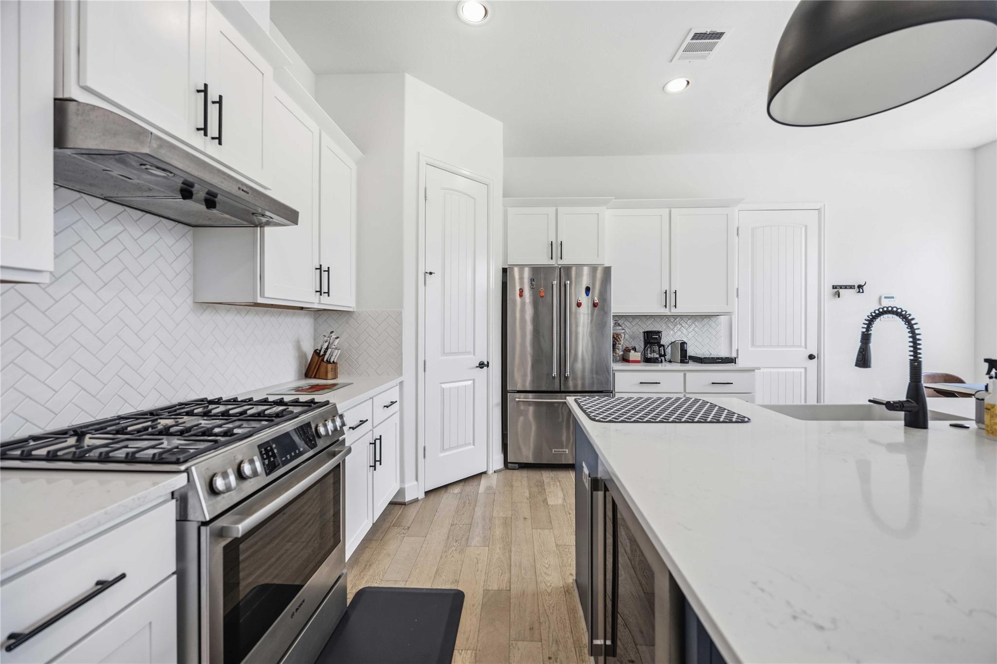 723 W 16th Street
