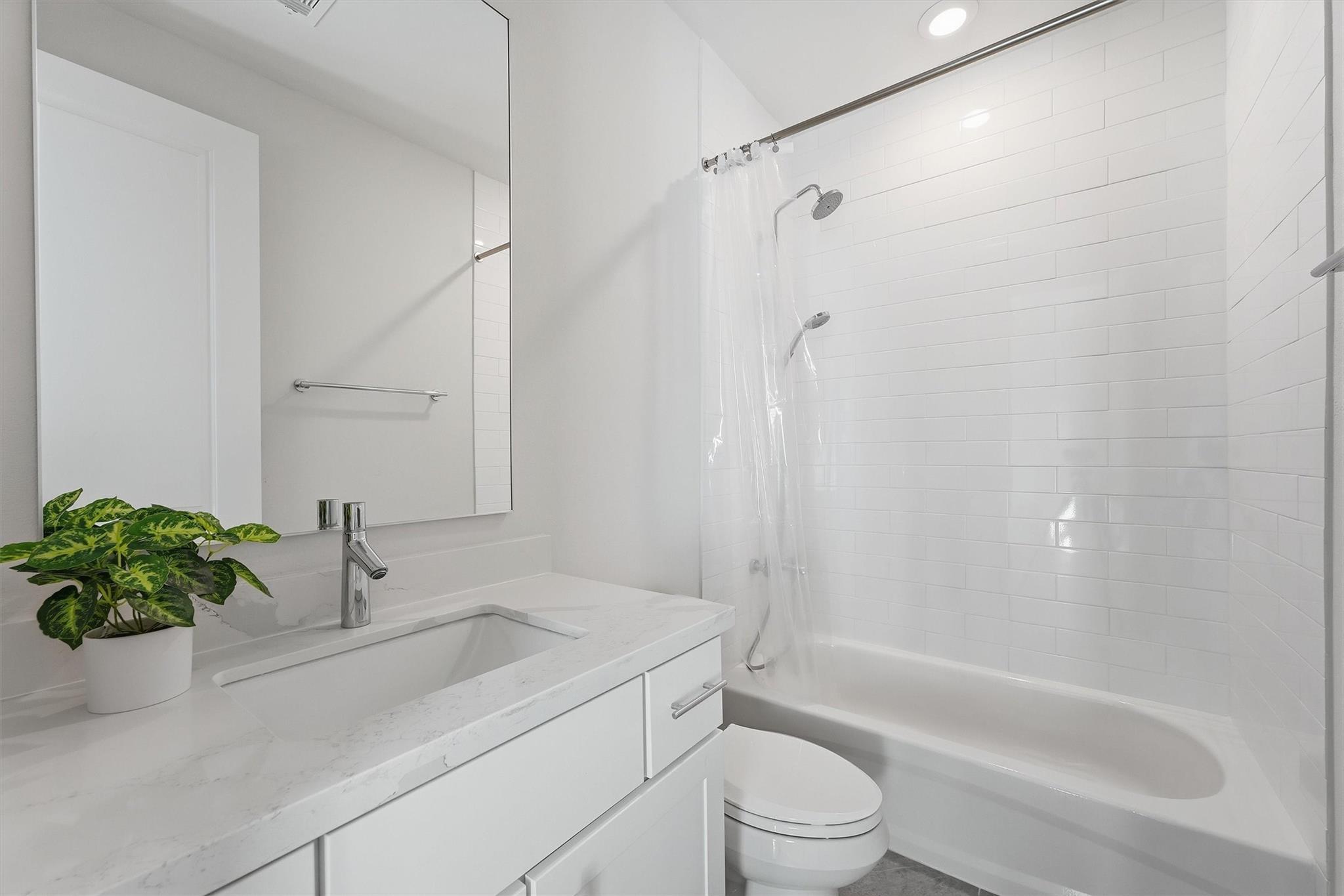 3305 W 11th Street