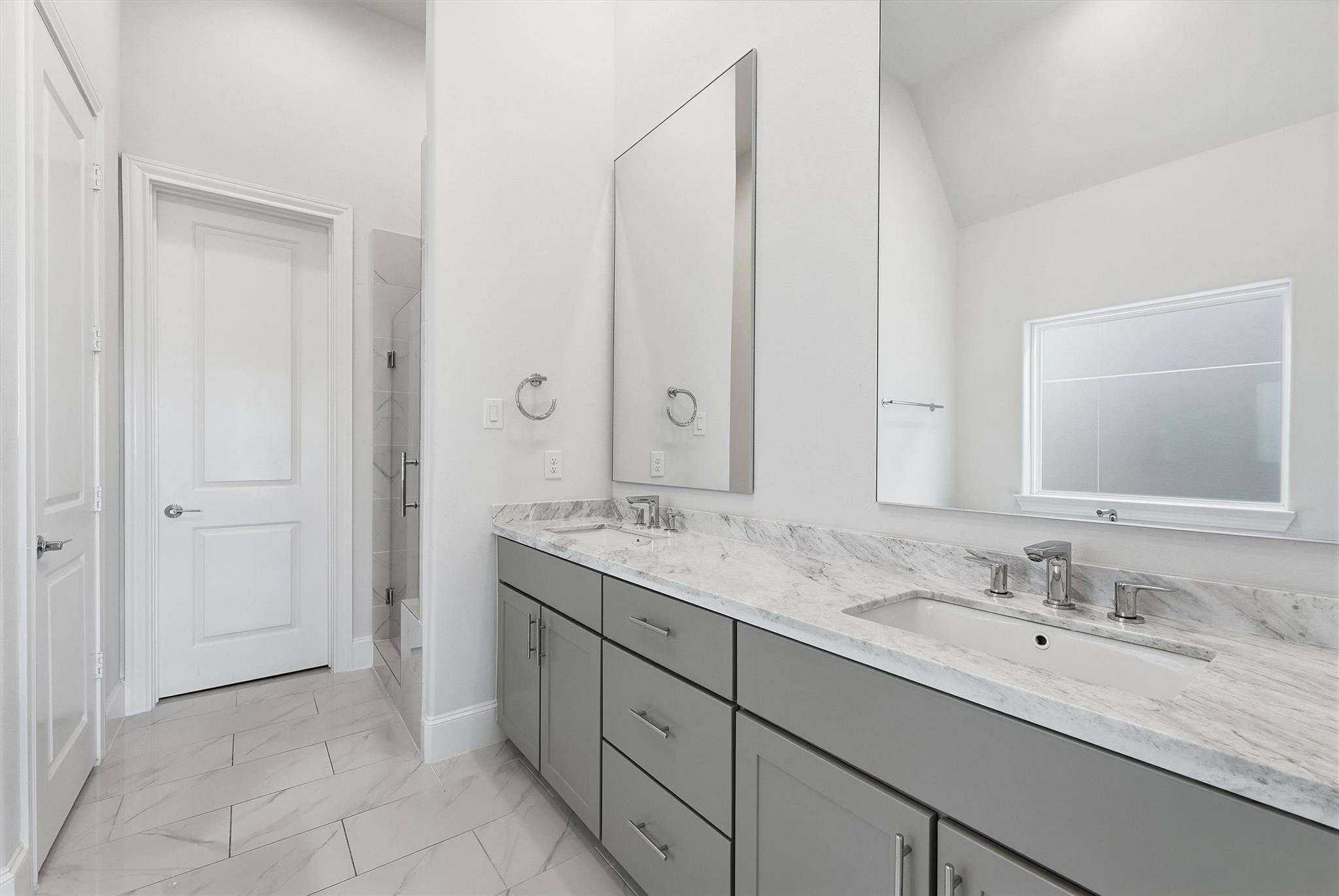 3305 W 11th Street