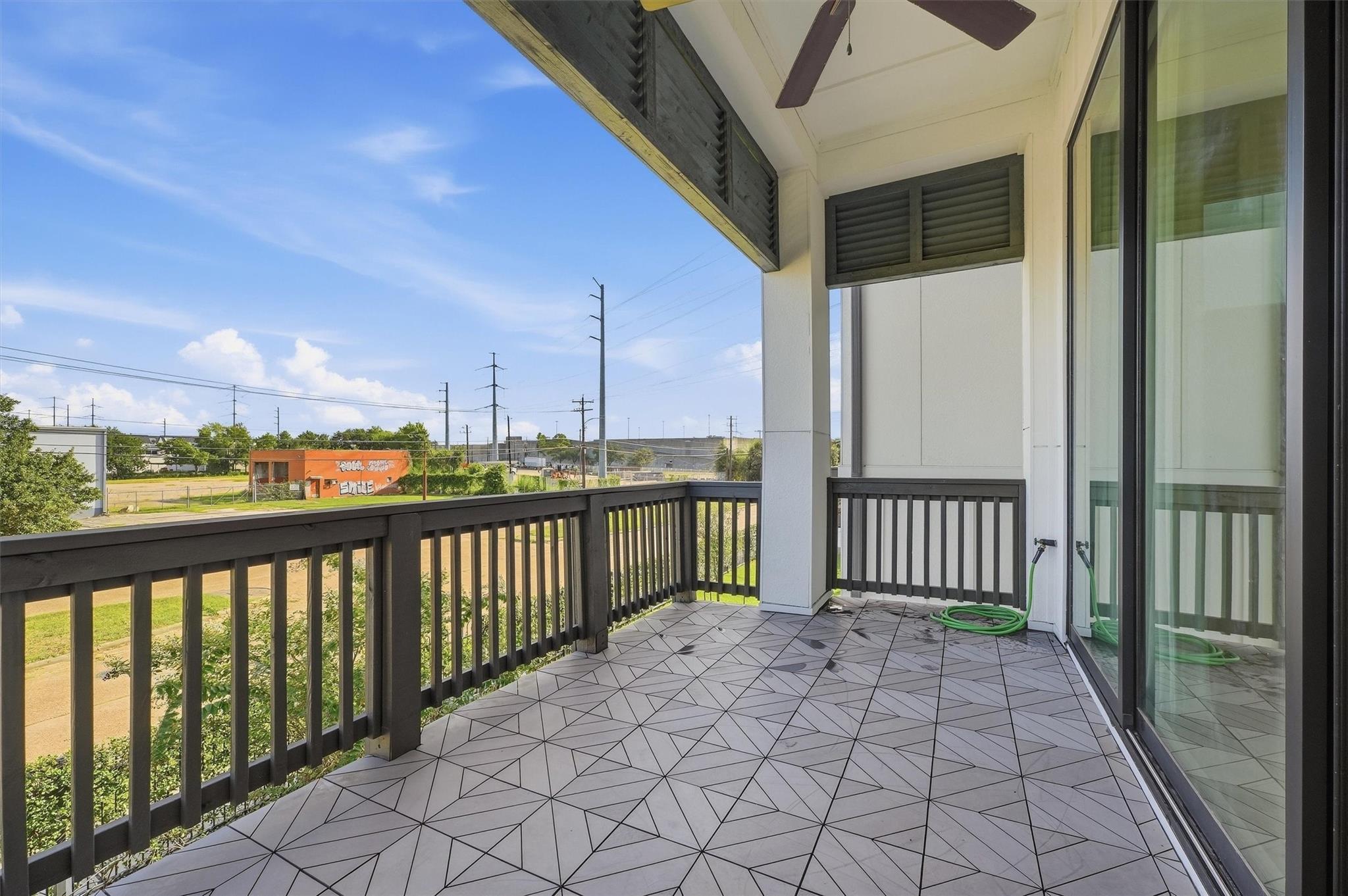 3305 W 11th Street